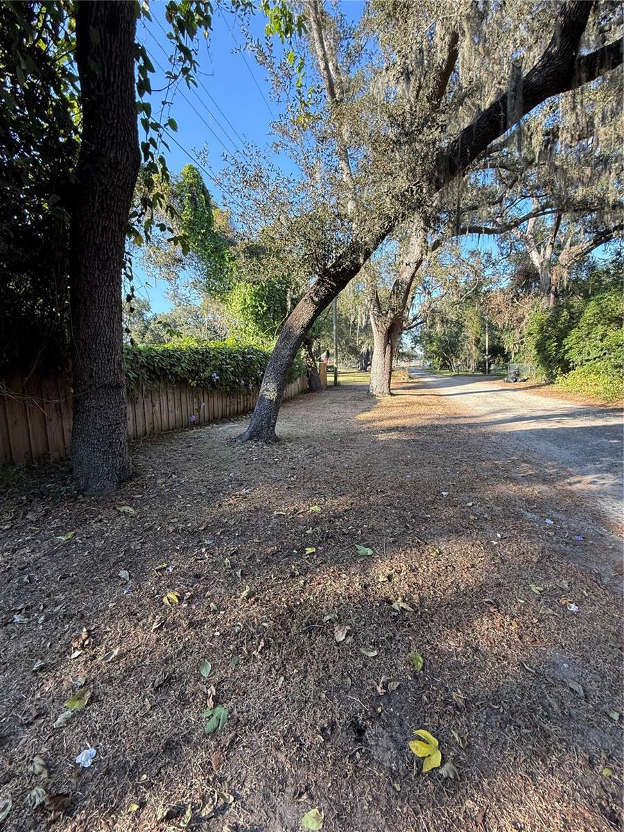 LAKESIDE DR — photo 6