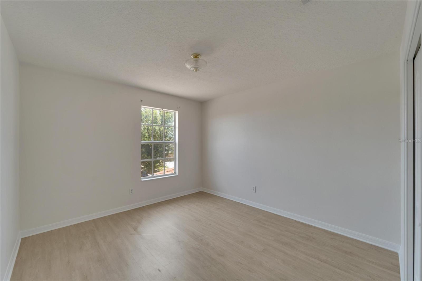 411 DURHAM SHORE CT — photo 36