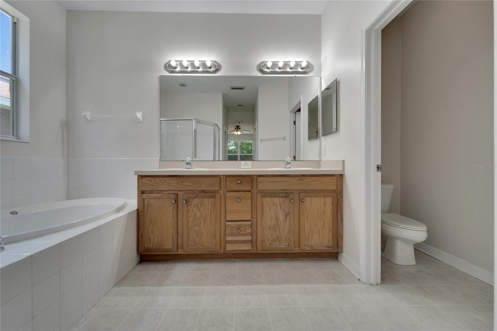 411 DURHAM SHORE CT — photo 37