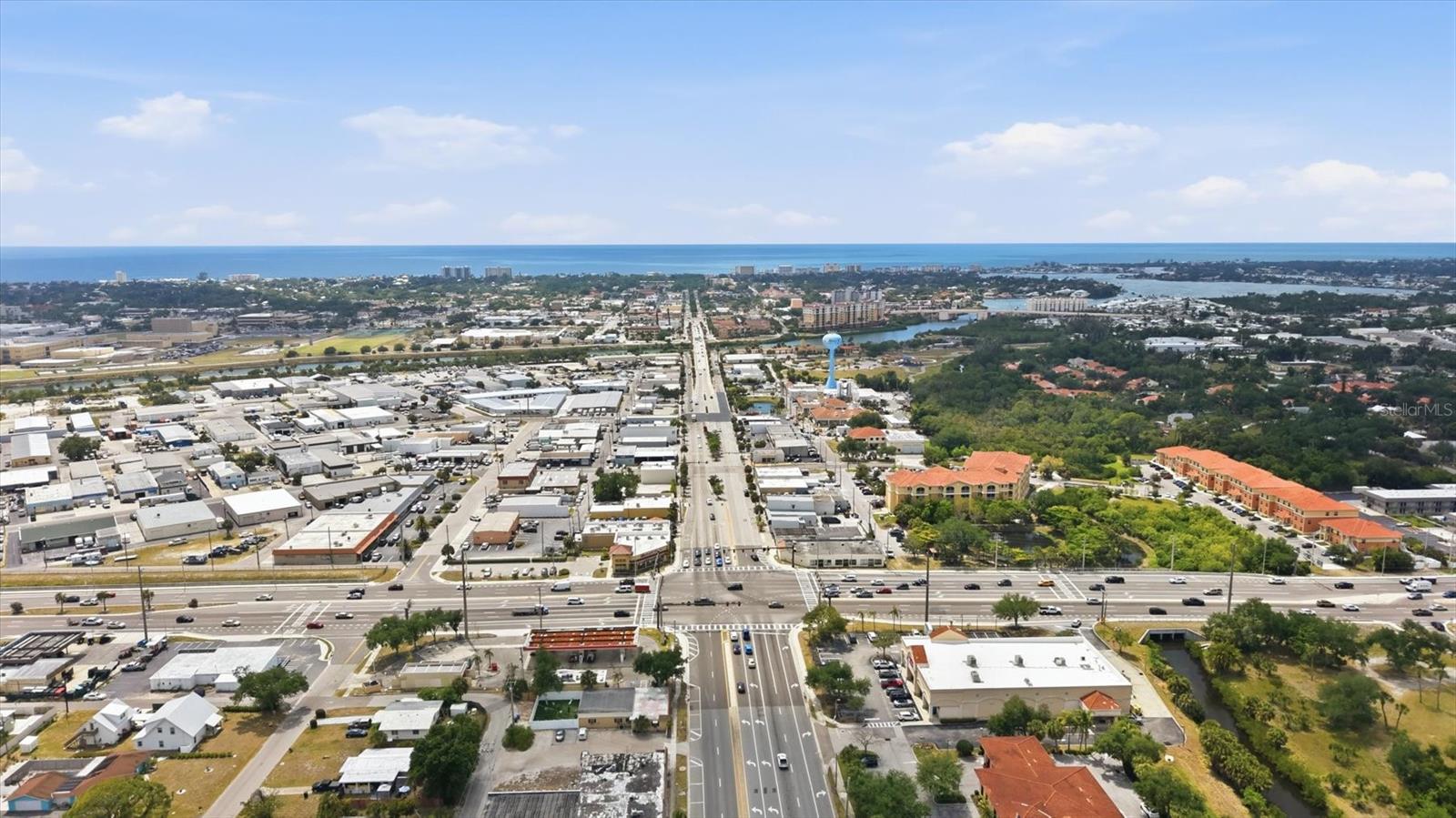 629 E VENICE AVE — photo 4