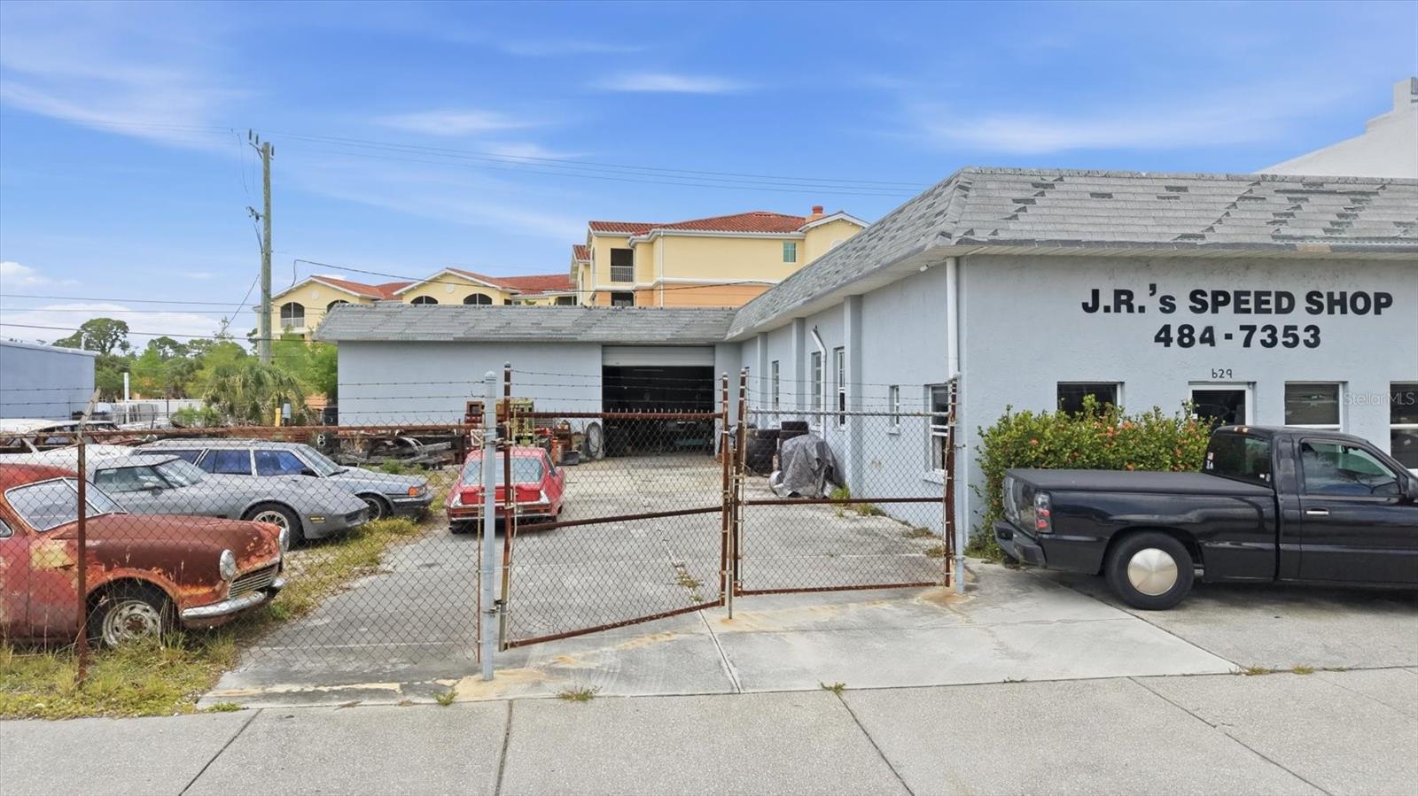 629 E VENICE AVE — photo 18