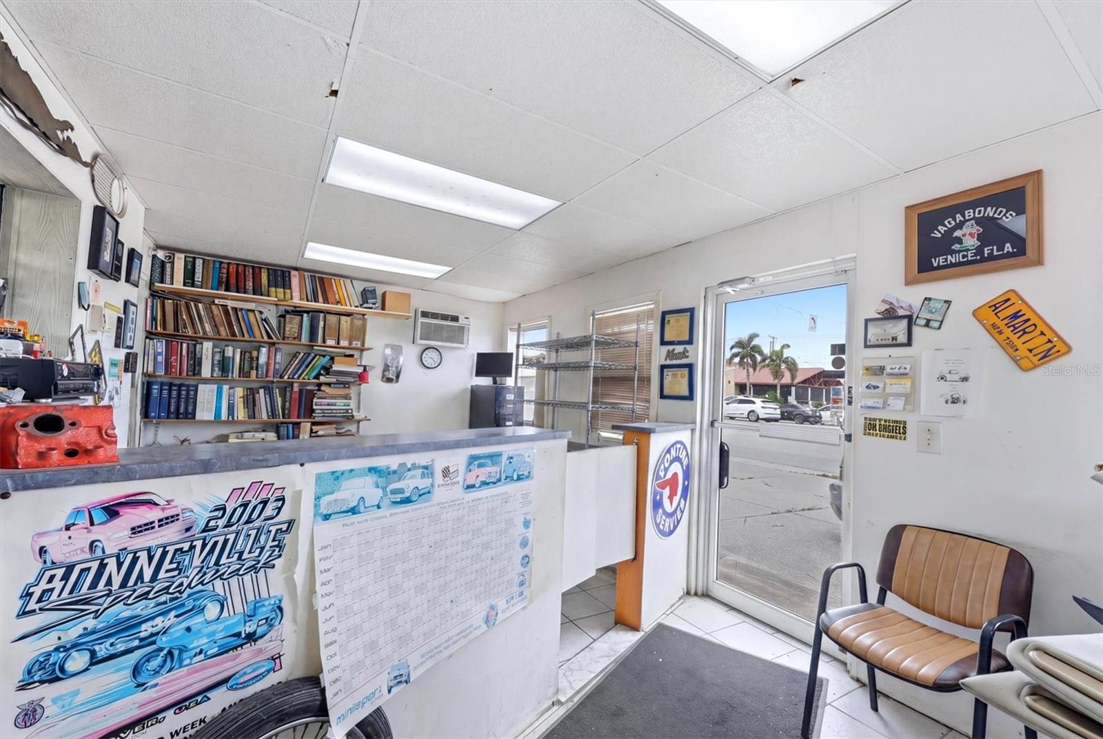 629 E VENICE AVE — photo 21