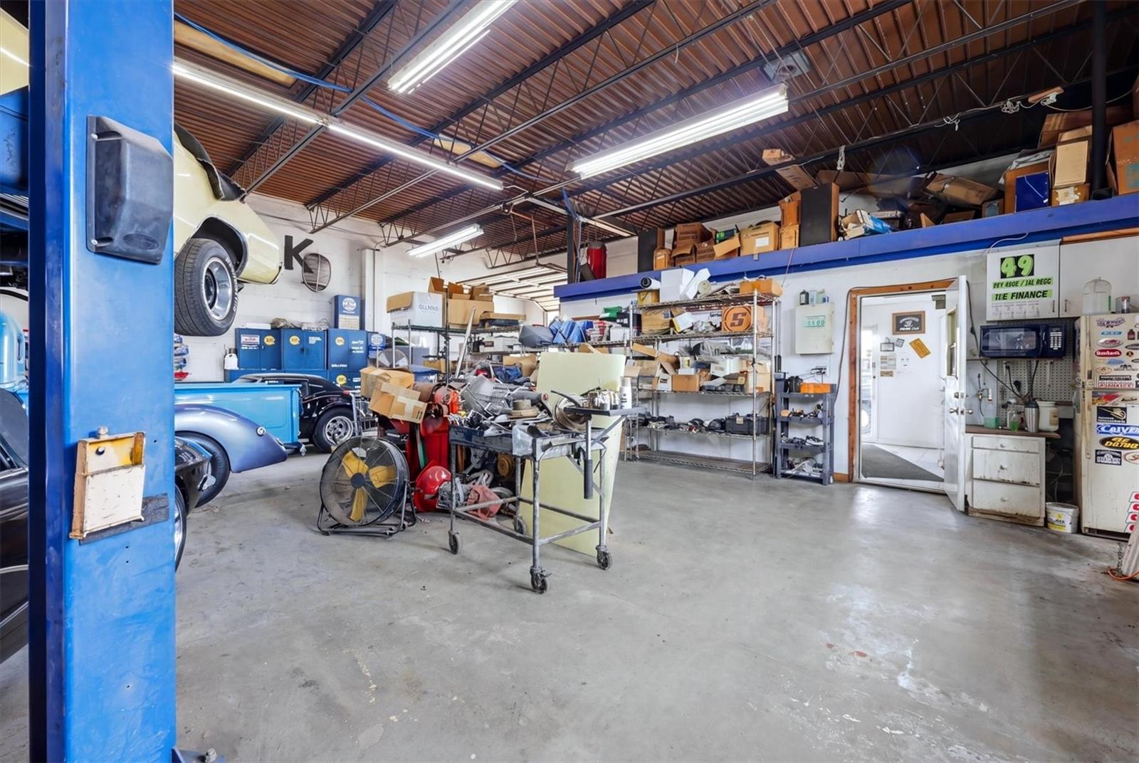 629 E VENICE AVE — photo 29