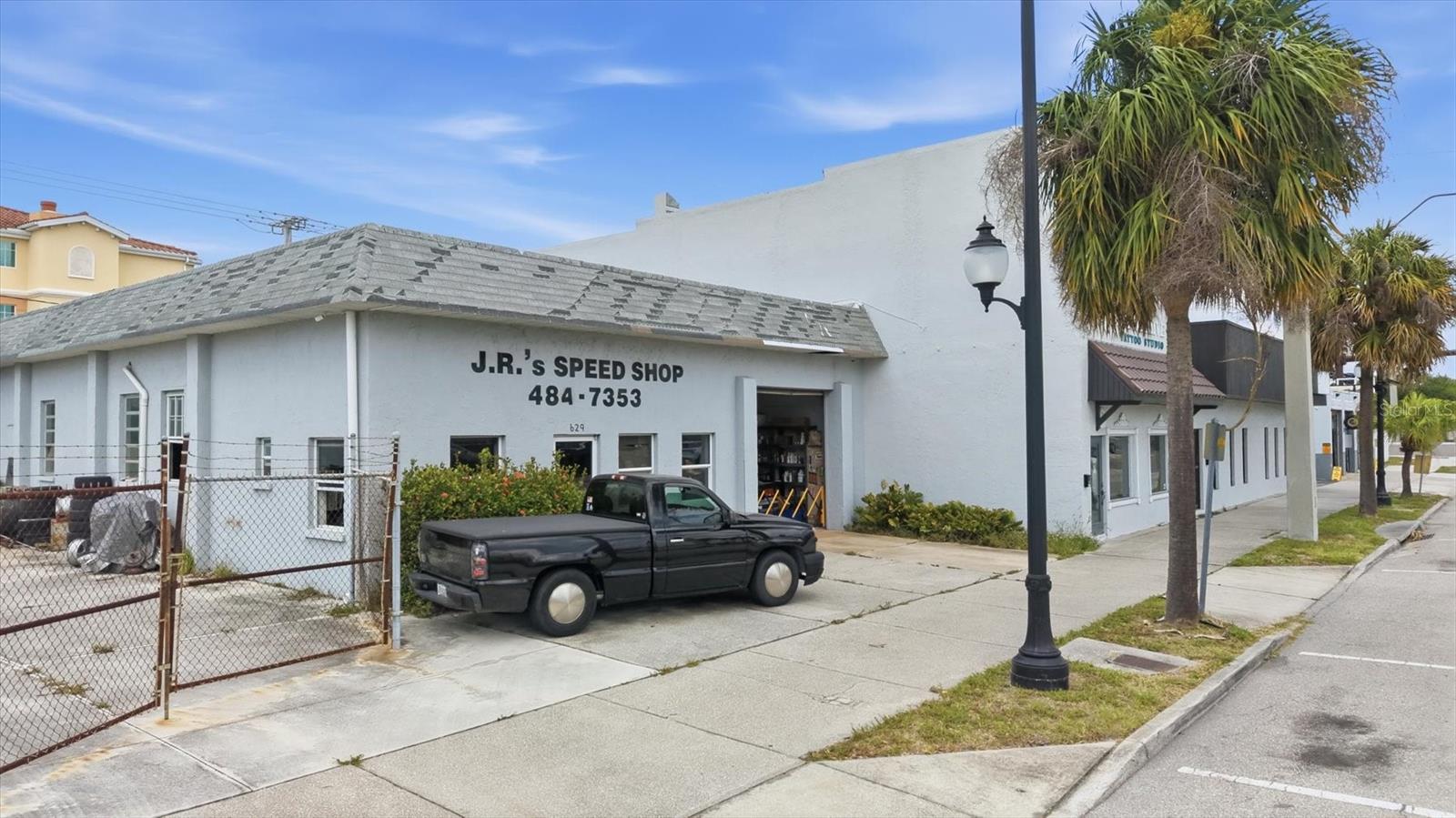 629 E VENICE AVE — photo 17