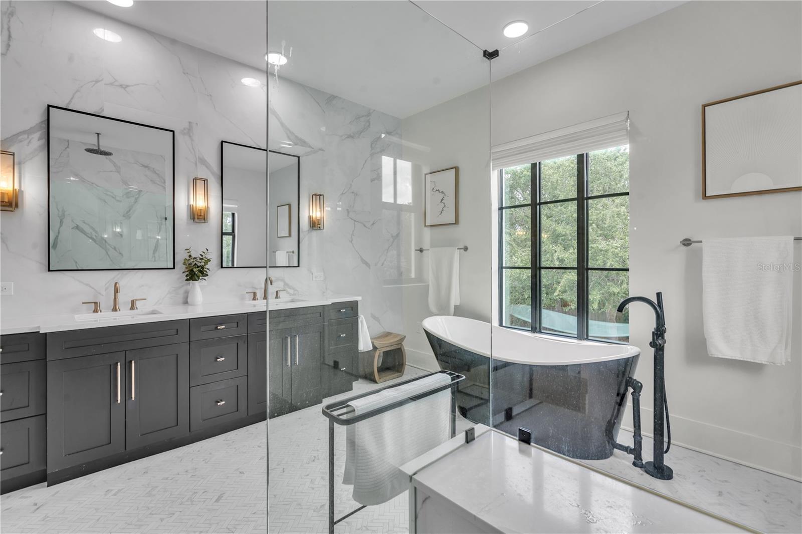 2308 N RIDGEWOOD AVE — photo 12