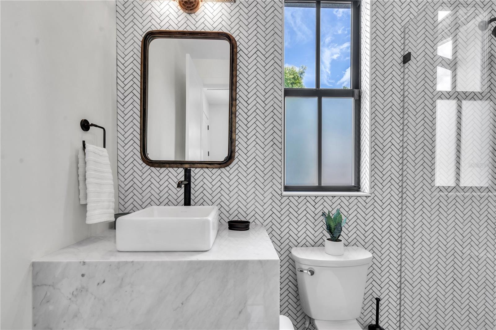 2308 N RIDGEWOOD AVE — photo 5