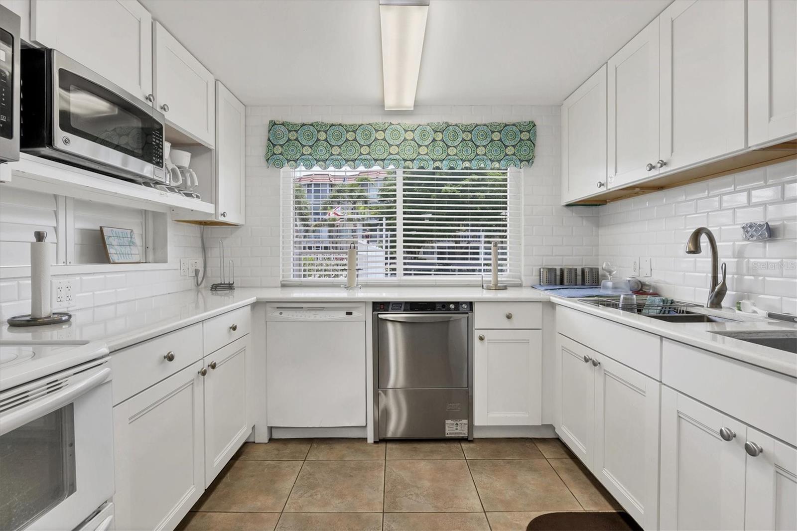 1215 S PORTOFINO DR #406 — photo 37