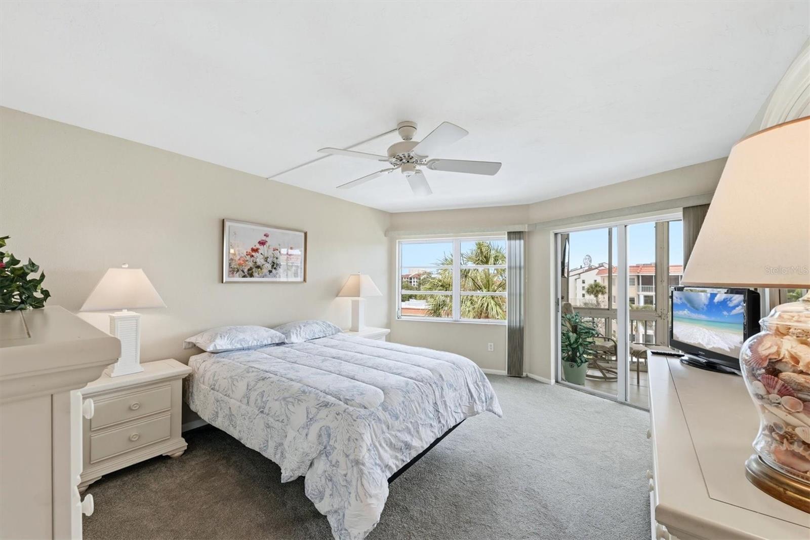 1215 S PORTOFINO DR #406 — photo 20