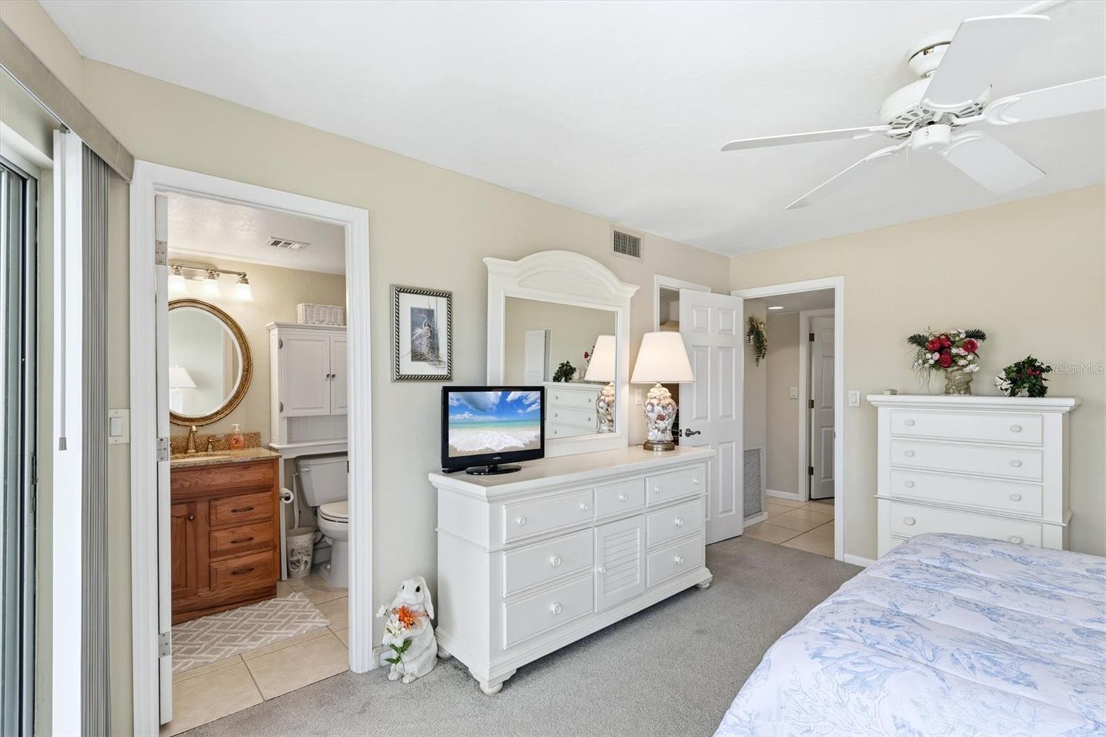 1215 S PORTOFINO DR #406 — photo 23