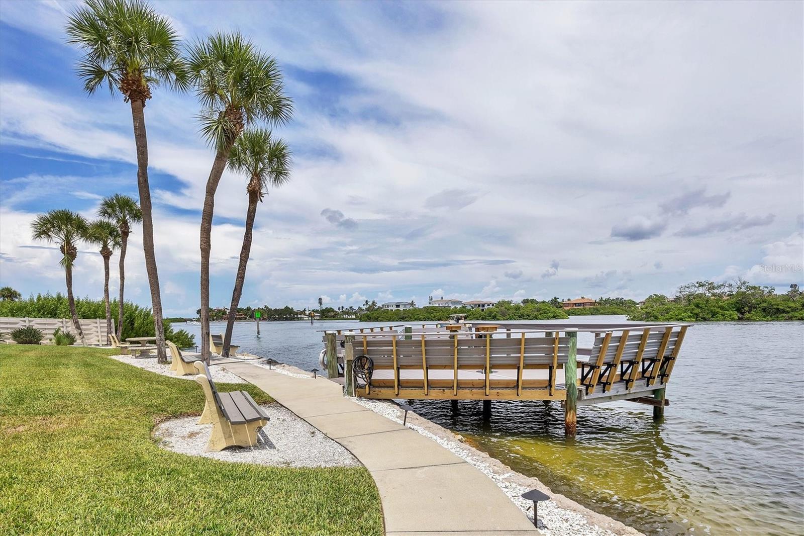 1215 S PORTOFINO DR #406 — photo 44