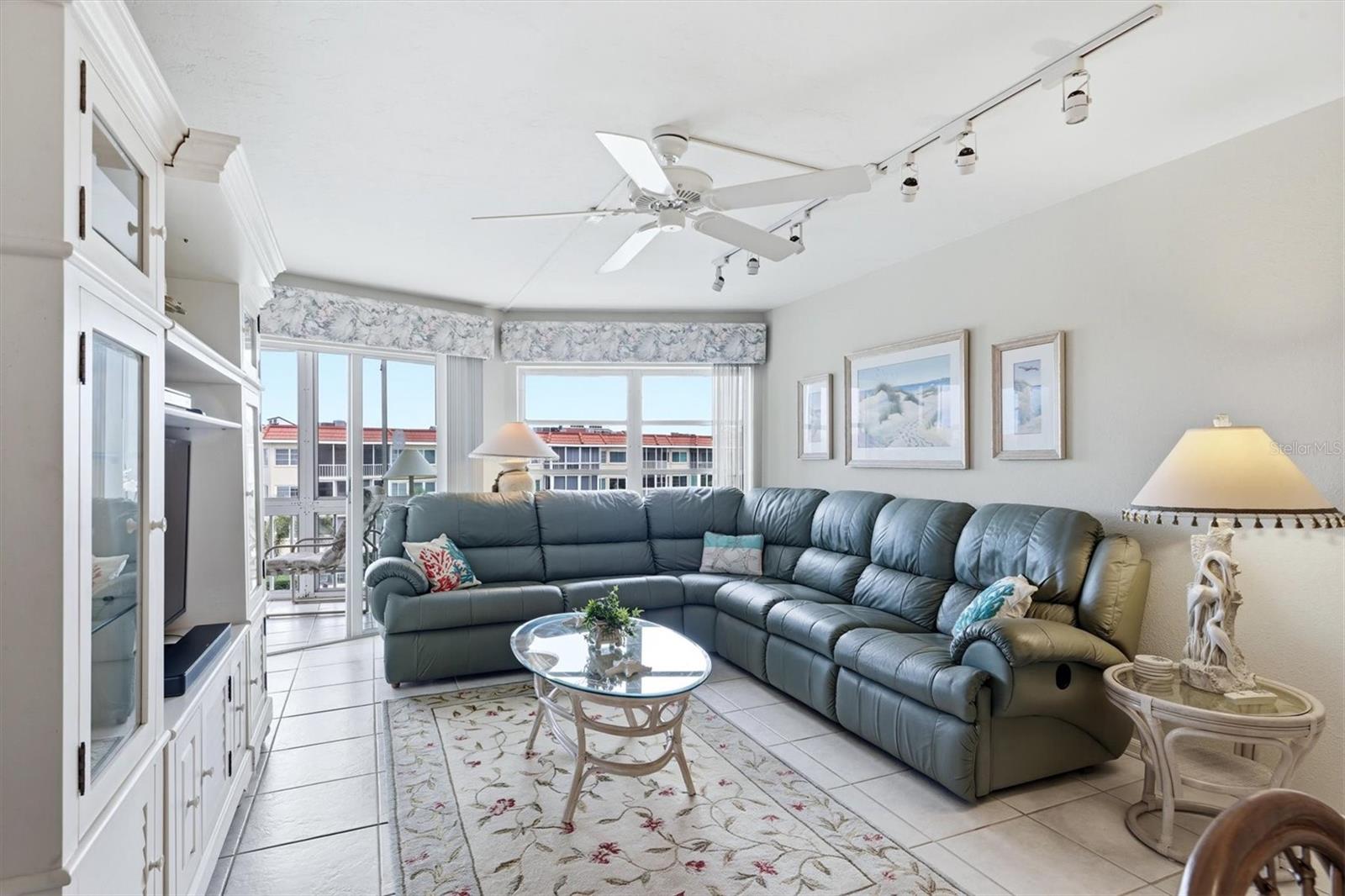 1215 S PORTOFINO DR #406 — photo 8