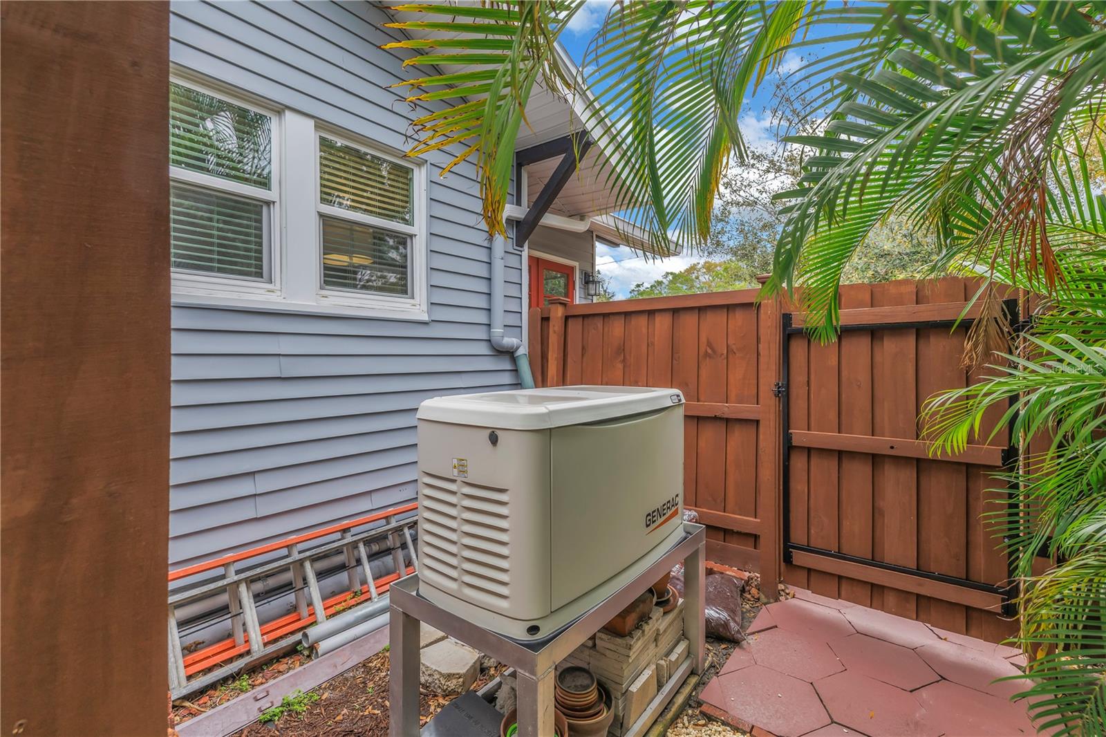436 12TH AVE NE — photo 47