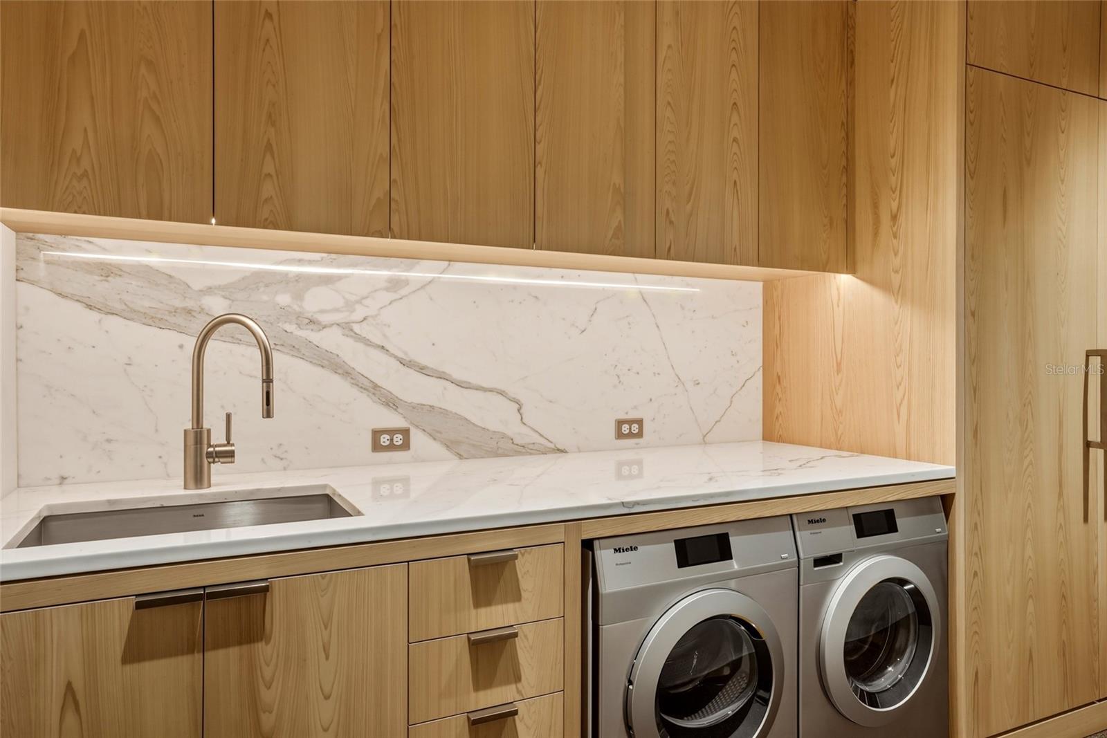400 BEACH DR NE #2605 — photo 34