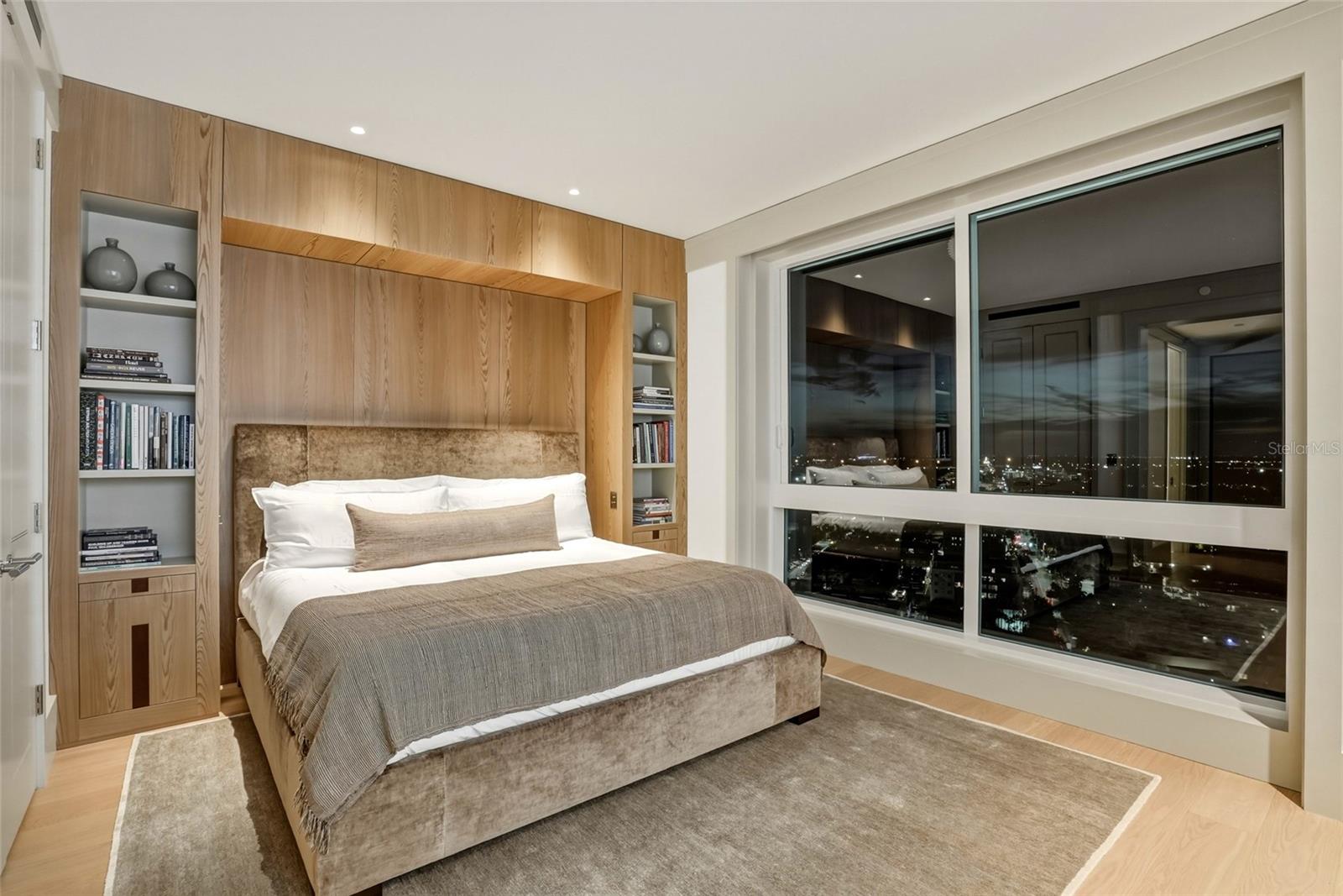 400 BEACH DR NE #2605 — photo 29