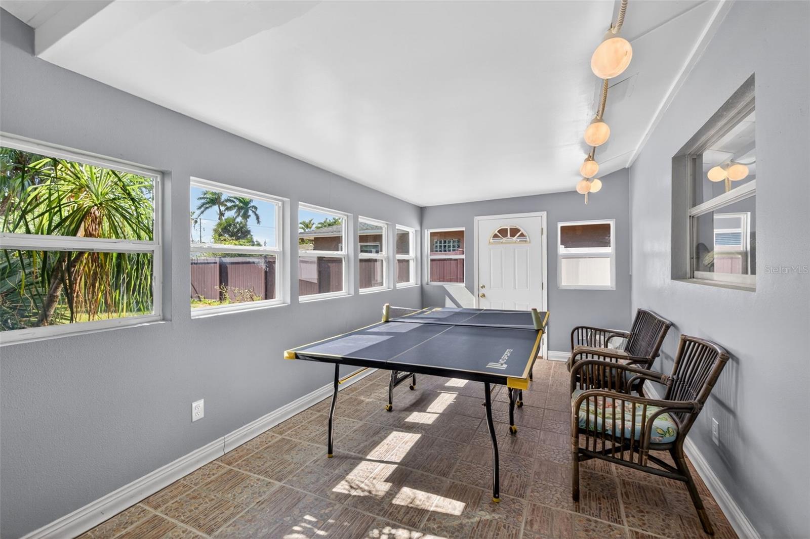 5810 VENETIAN BLVD NE — photo 20