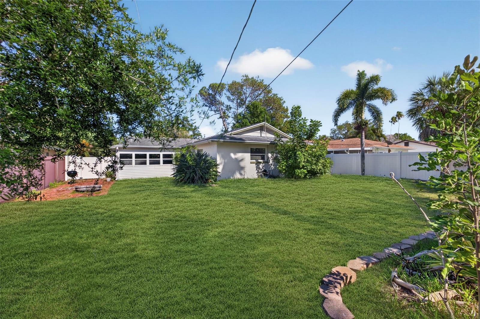 5810 VENETIAN BLVD NE — photo 21