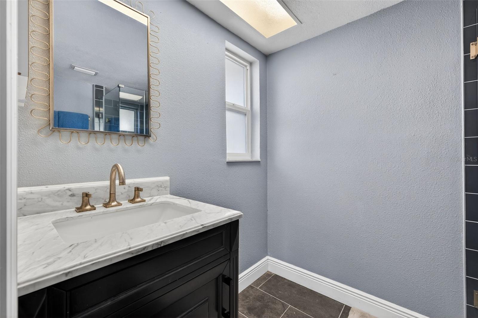 5810 VENETIAN BLVD NE — photo 18