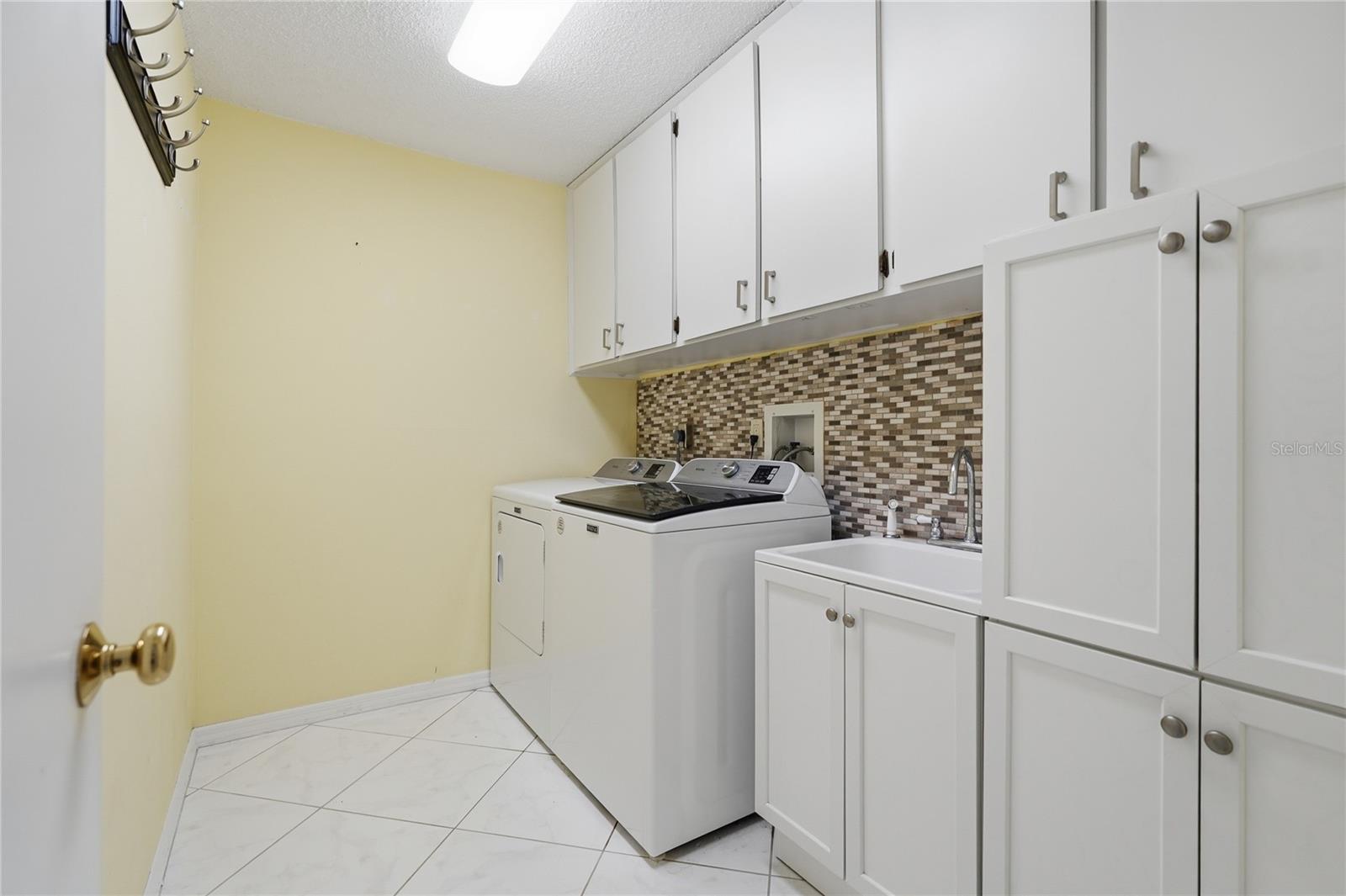 3071 BOLT DR — photo 32