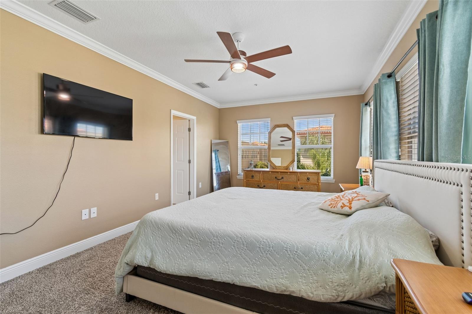 650 SIREN WIND LN — photo 36