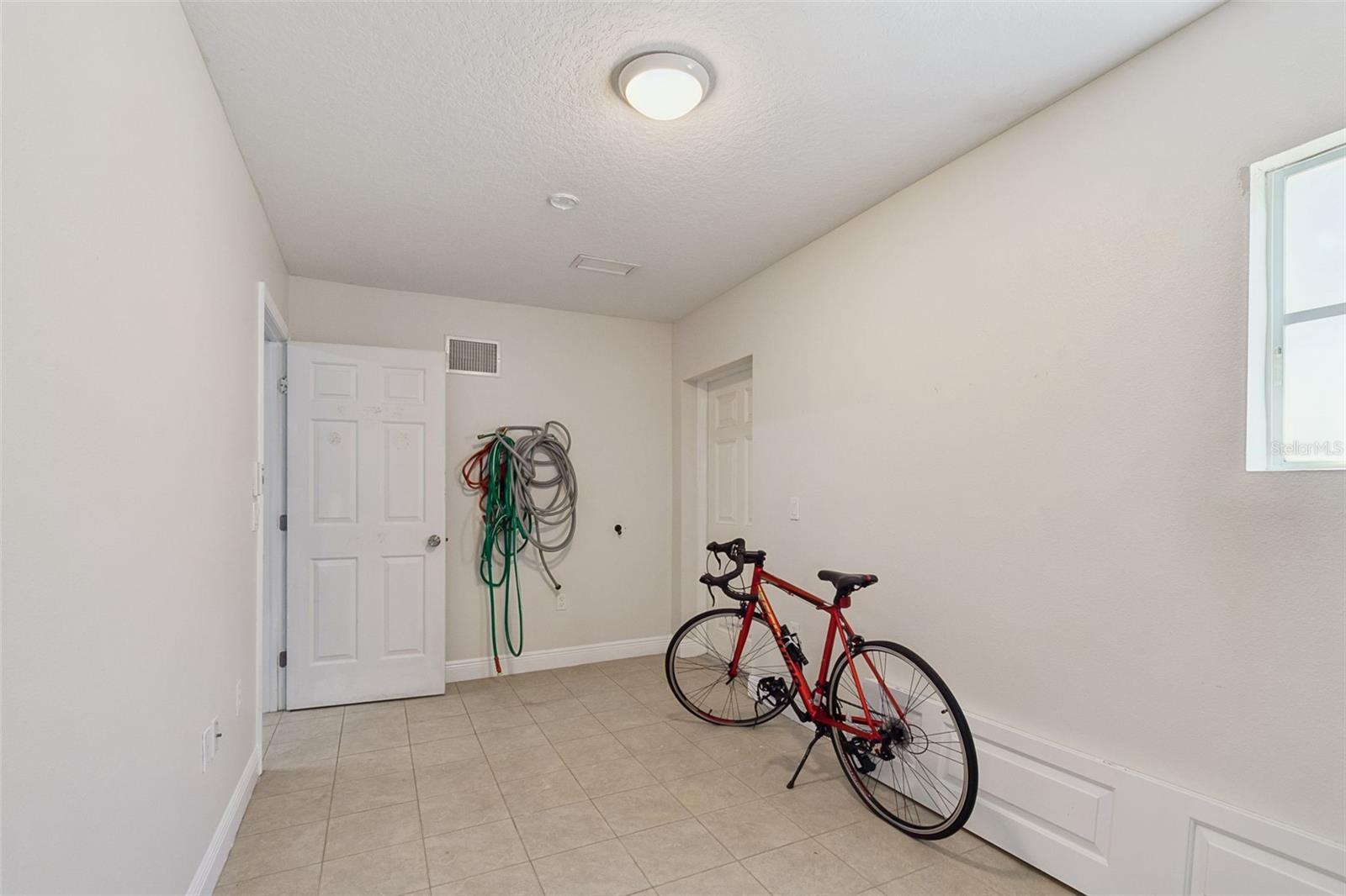 650 SIREN WIND LN — photo 11
