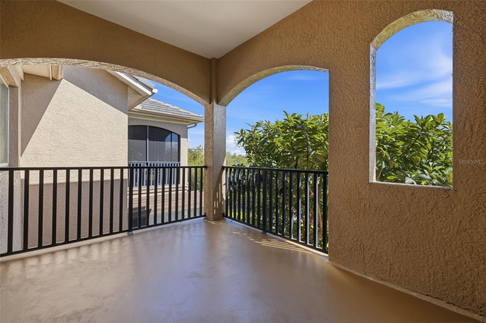 615 SAXONY BLVD — photo 33