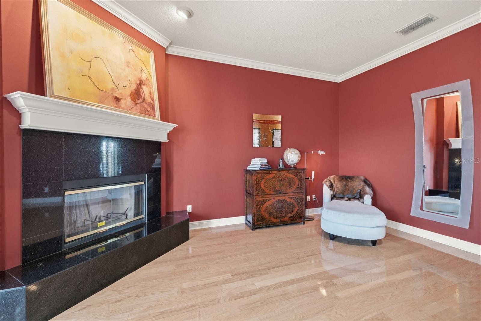 615 SAXONY BLVD — photo 27