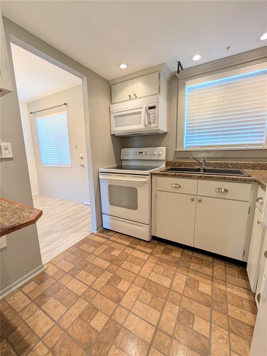2319 CANAL DR #F26 — photo 9