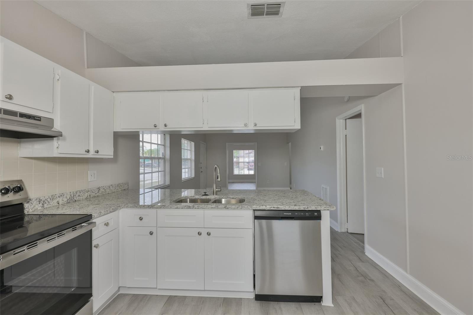 1720 OAK BRANCH CT — photo 10