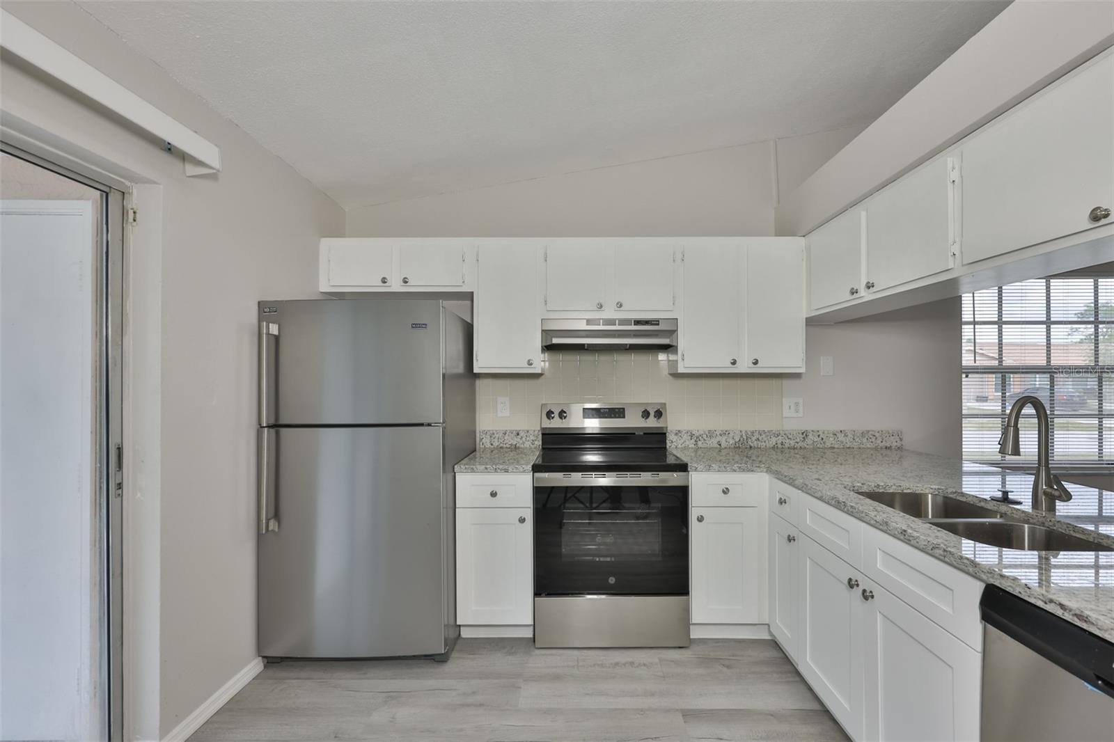 1720 OAK BRANCH CT — photo 9