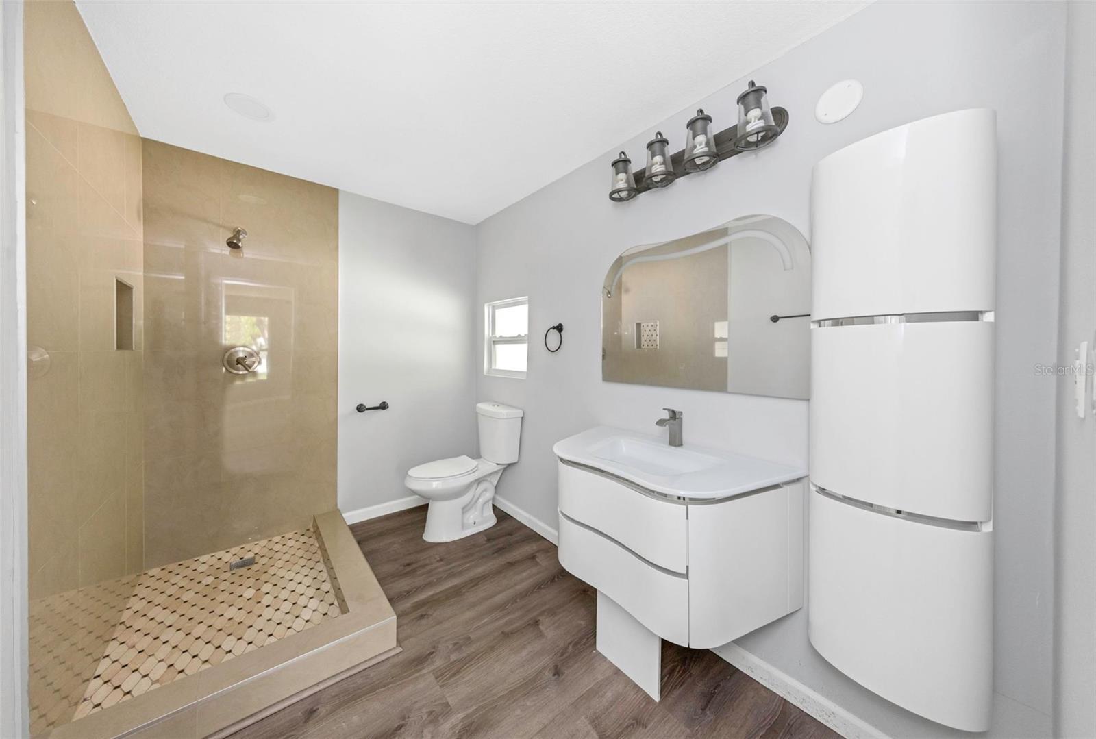 9224 ELZA ST — photo 17