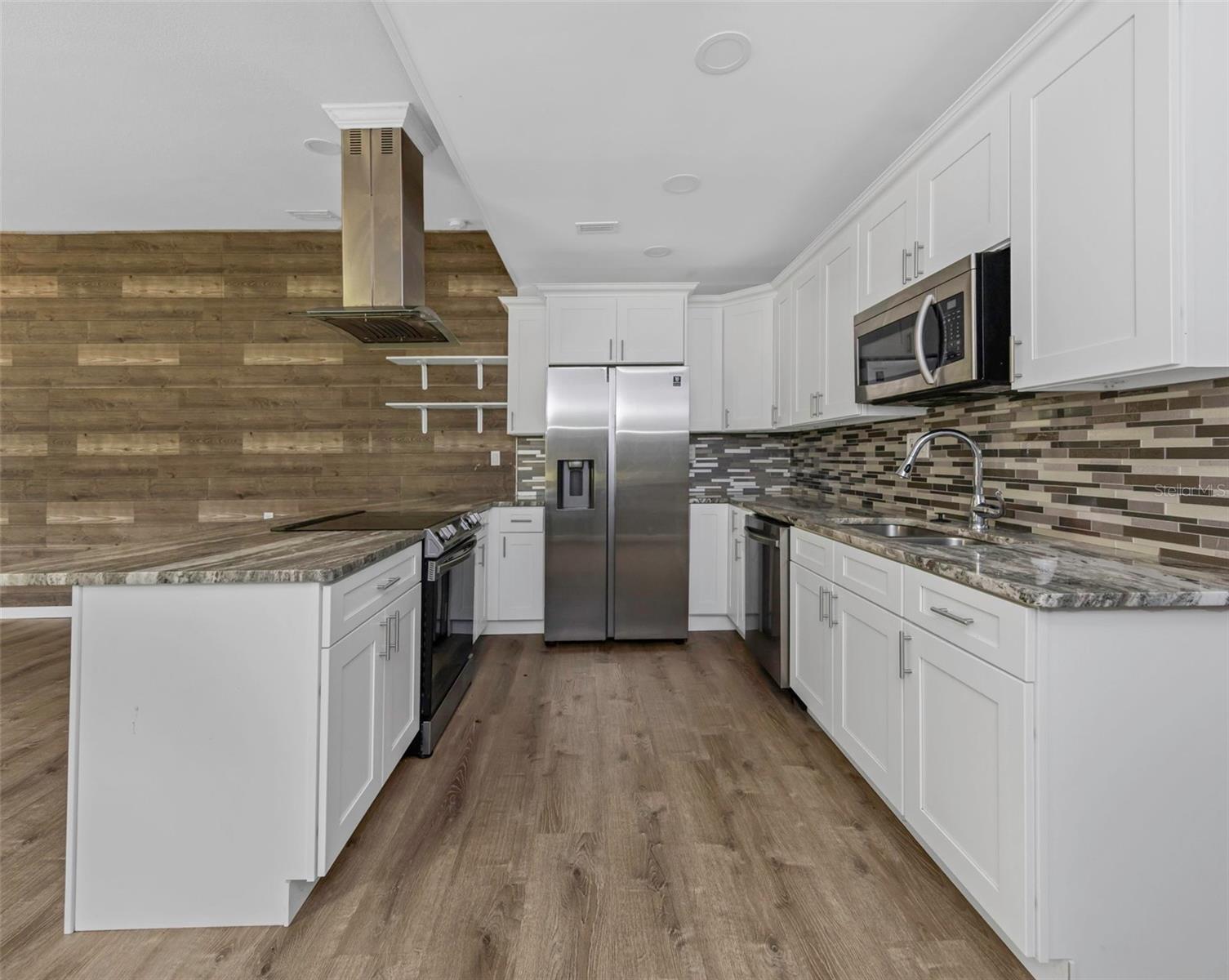 9224 ELZA ST — photo 10