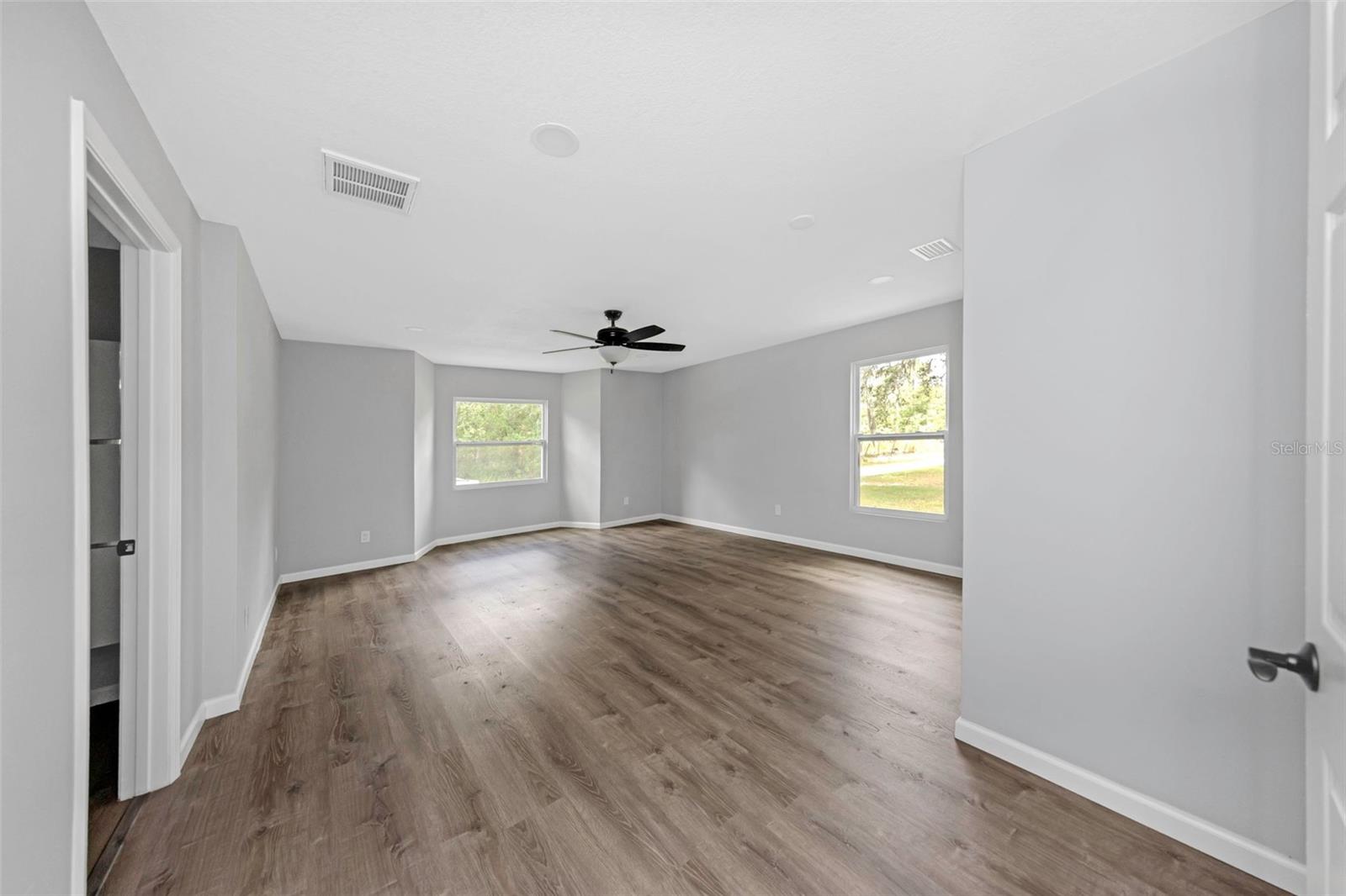 9224 ELZA ST — photo 15