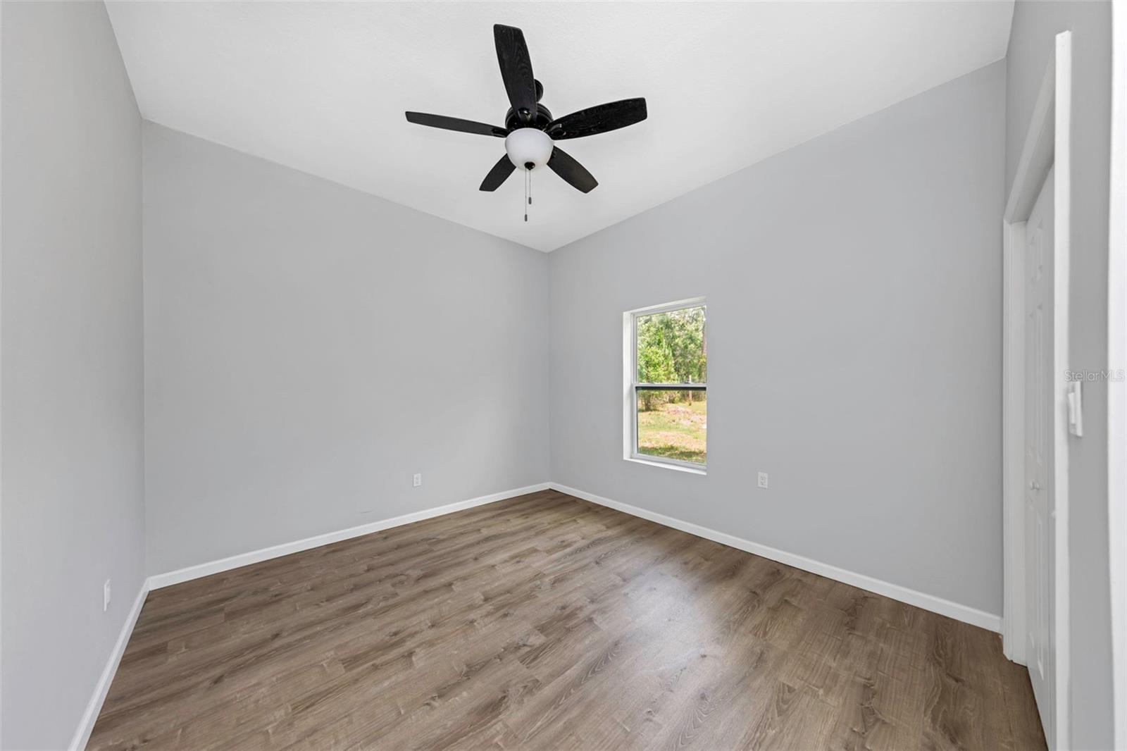 9224 ELZA ST — photo 18