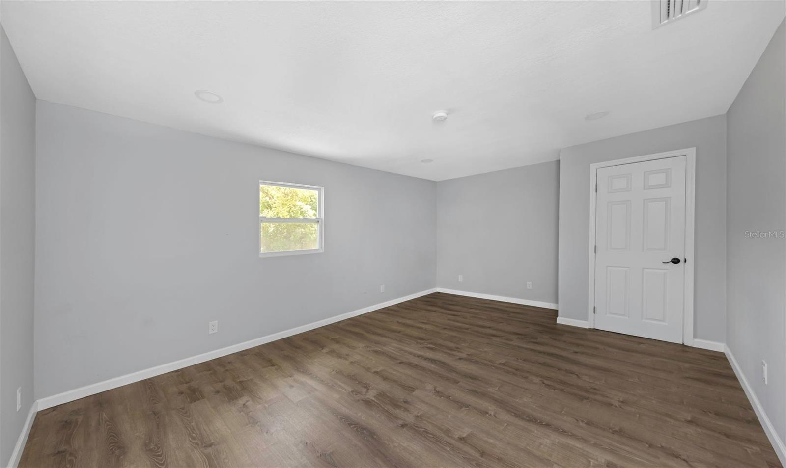 9224 ELZA ST — photo 24