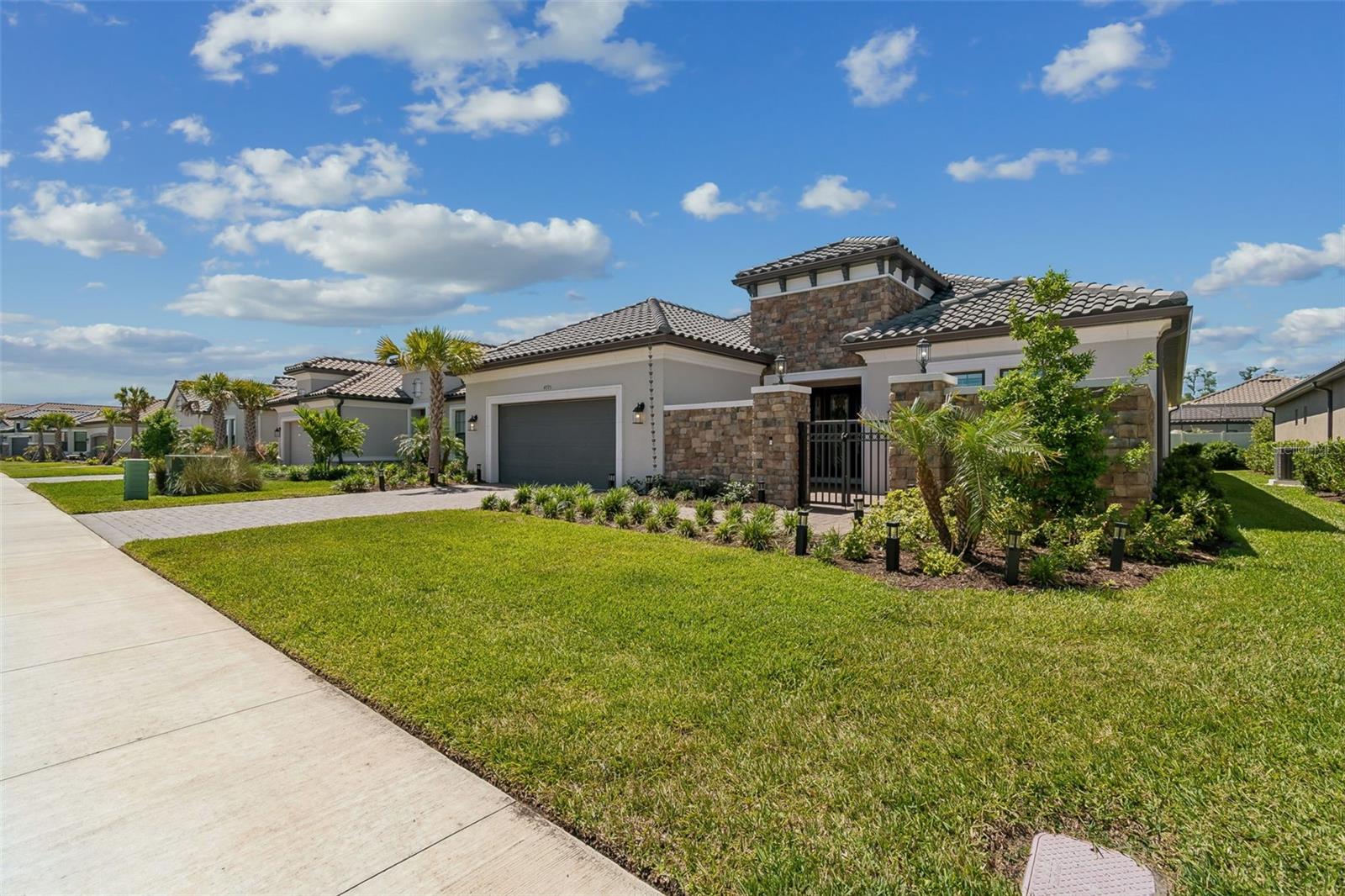 4795 FRECCIA LOOP — photo 72