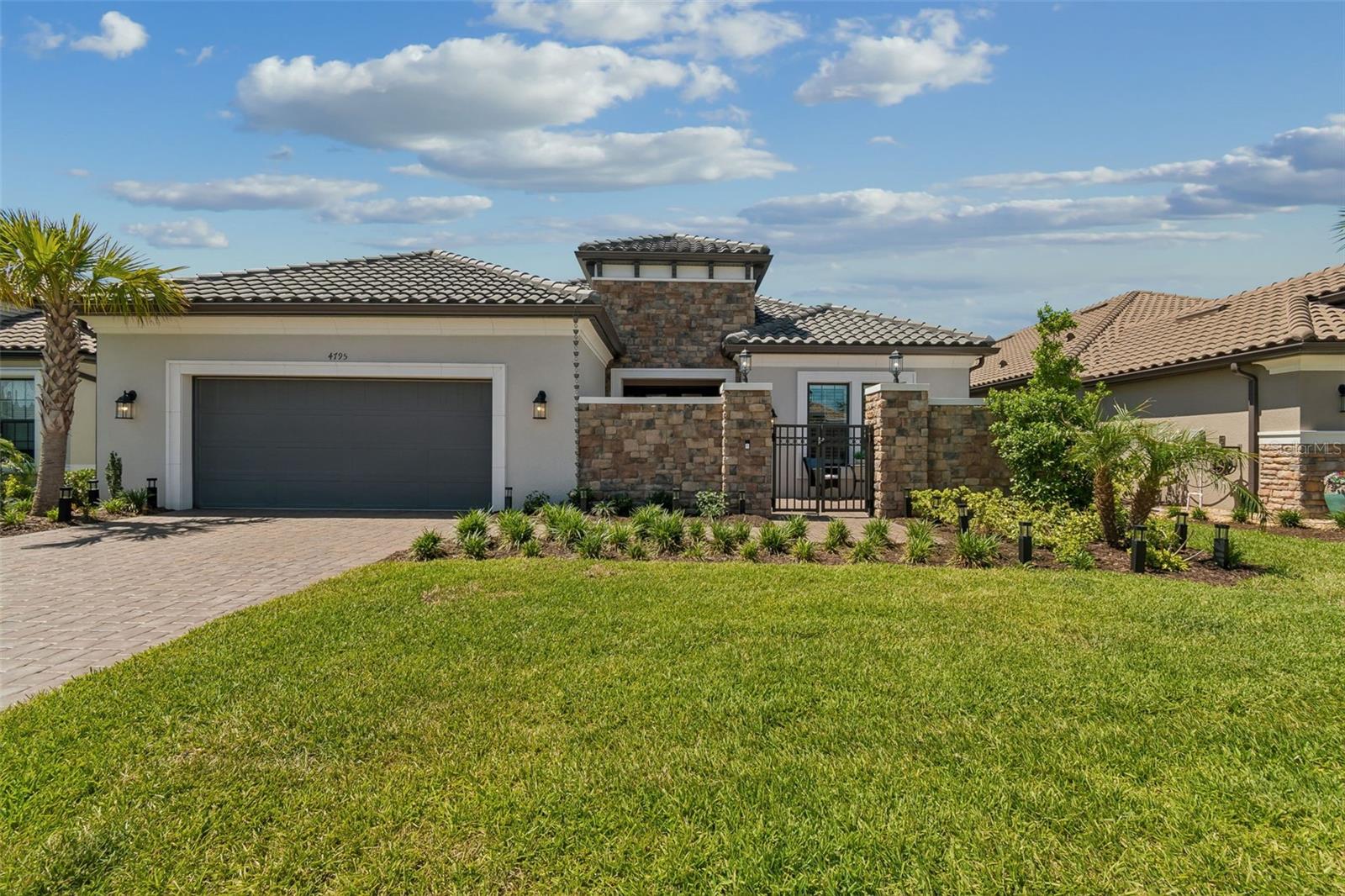 4795 FRECCIA LOOP — photo 99