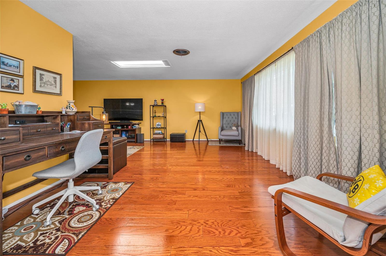 1368 WILLIAMS DR — photo 3