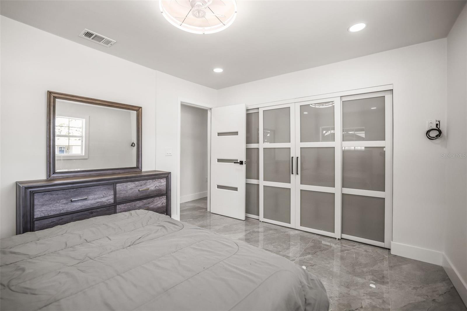 4327 HUNTINGTON ST NE — photo 35