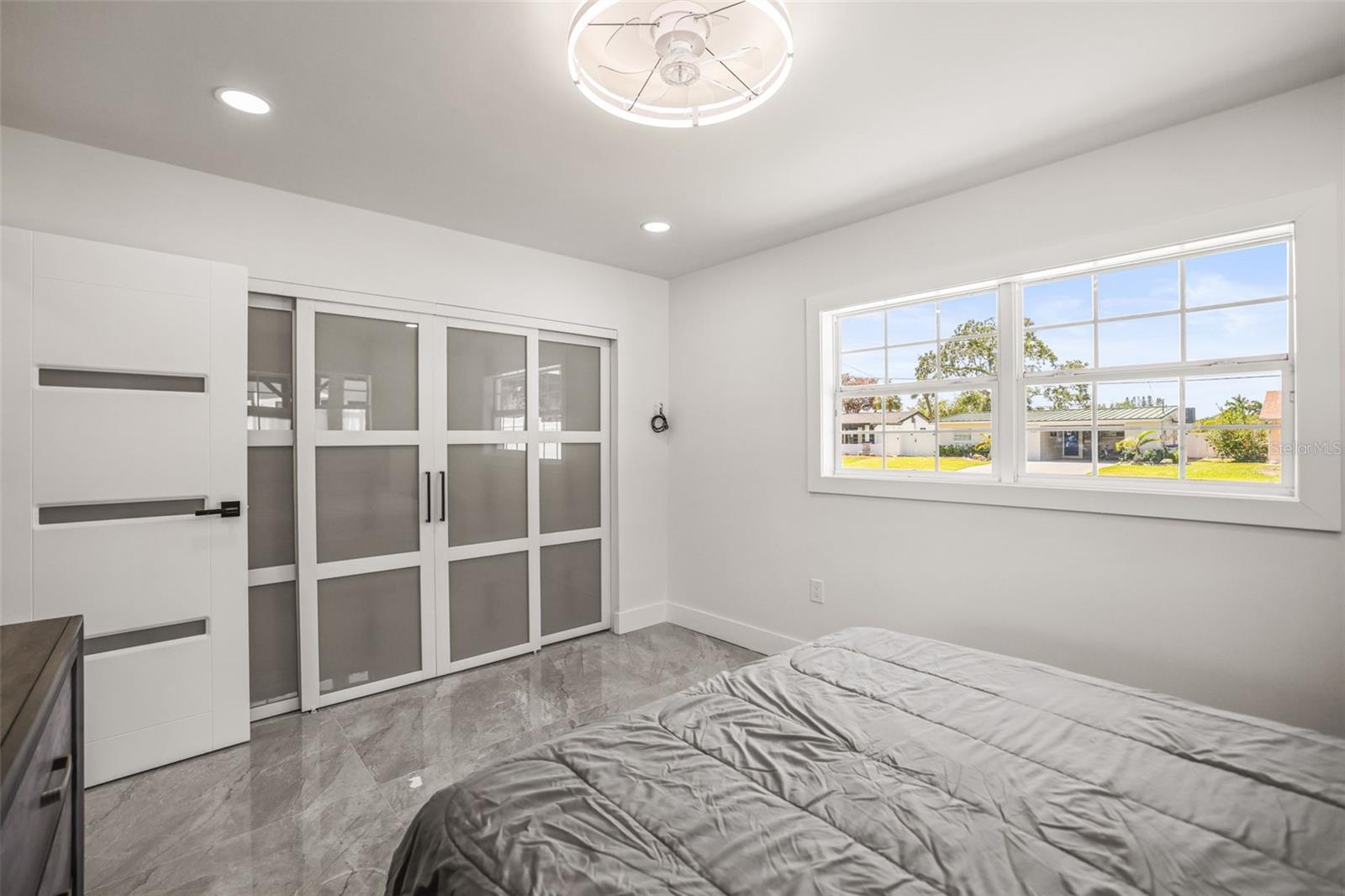 4327 HUNTINGTON ST NE — photo 36