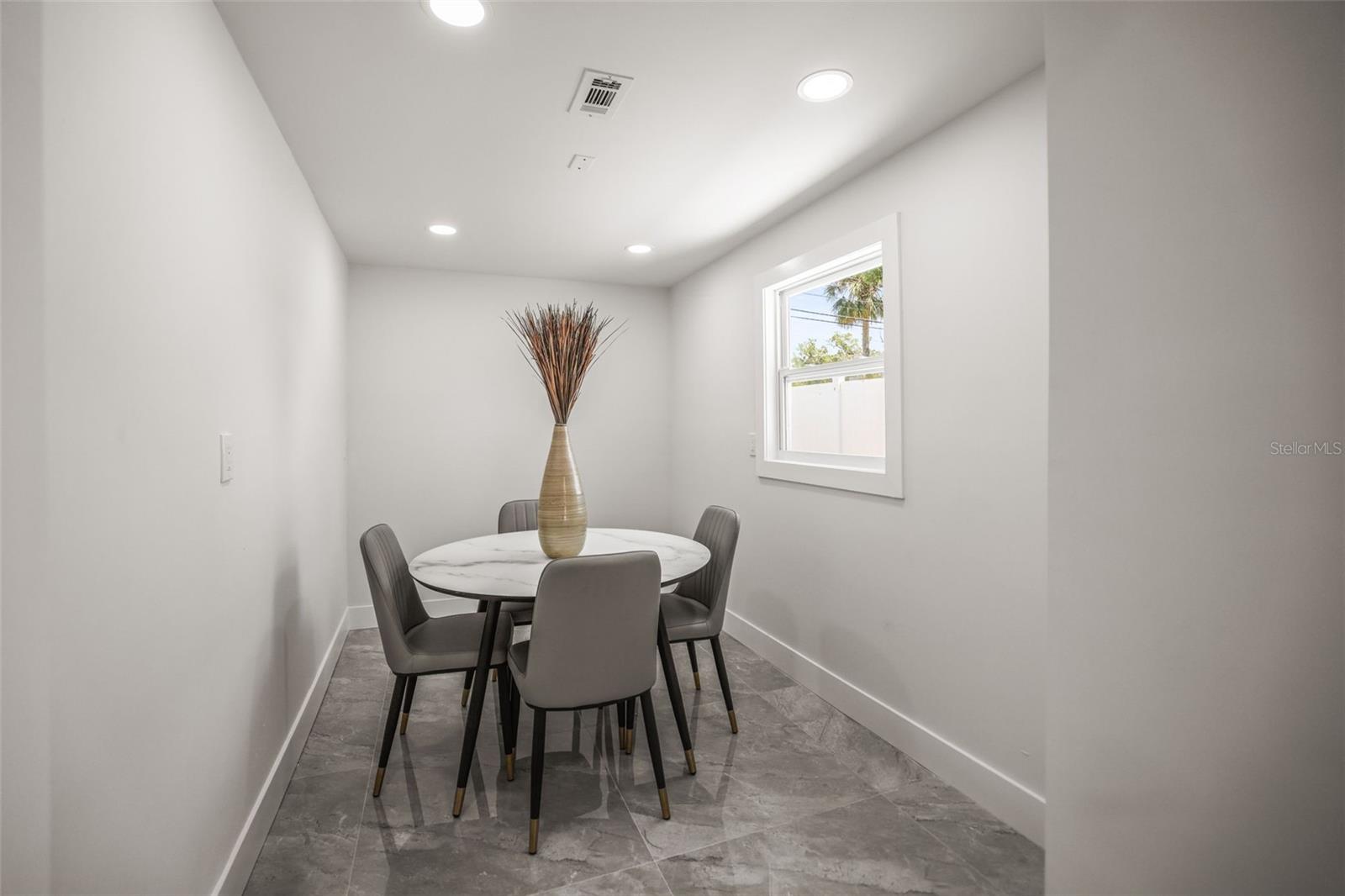 4327 HUNTINGTON ST NE — photo 25