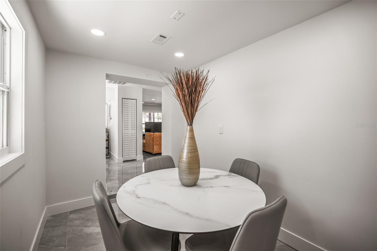 4327 HUNTINGTON ST NE — photo 26