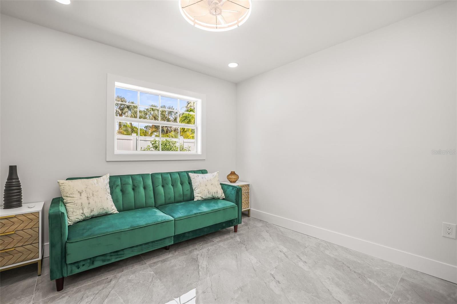4327 HUNTINGTON ST NE — photo 37