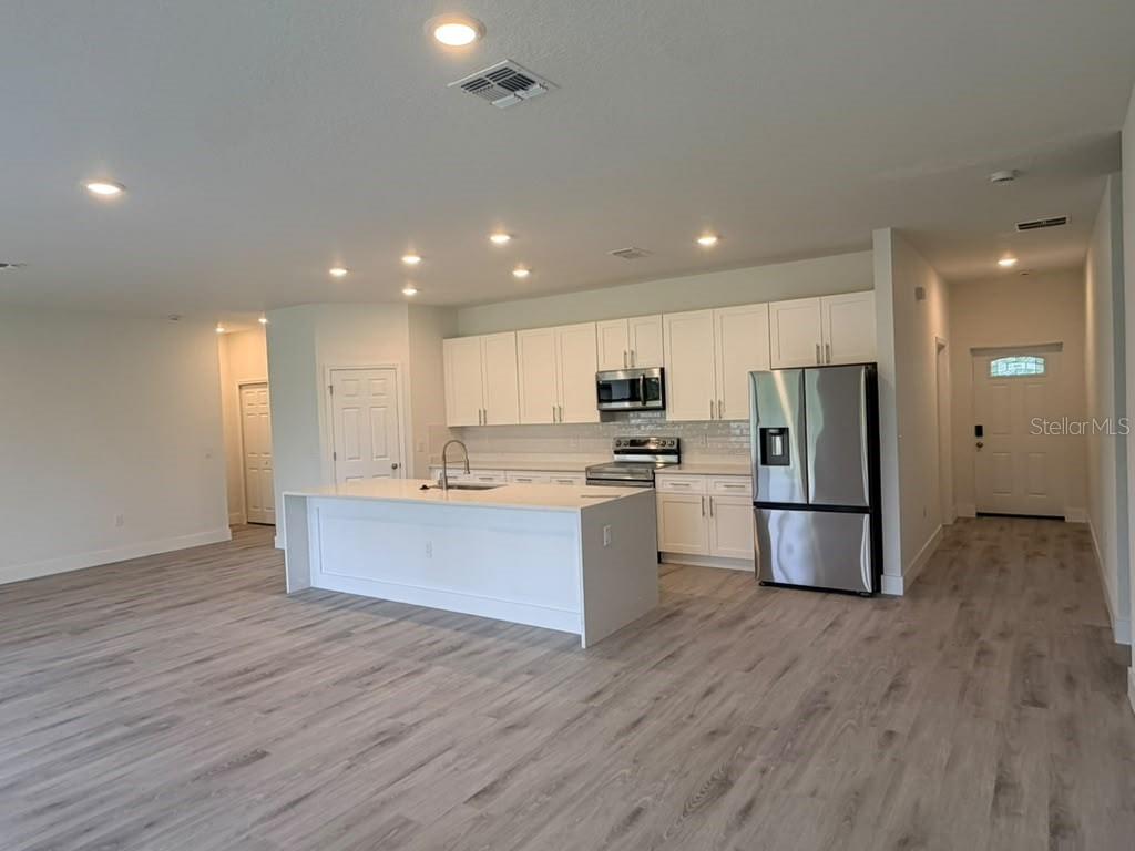2693 JEANNIN DR — photo 5
