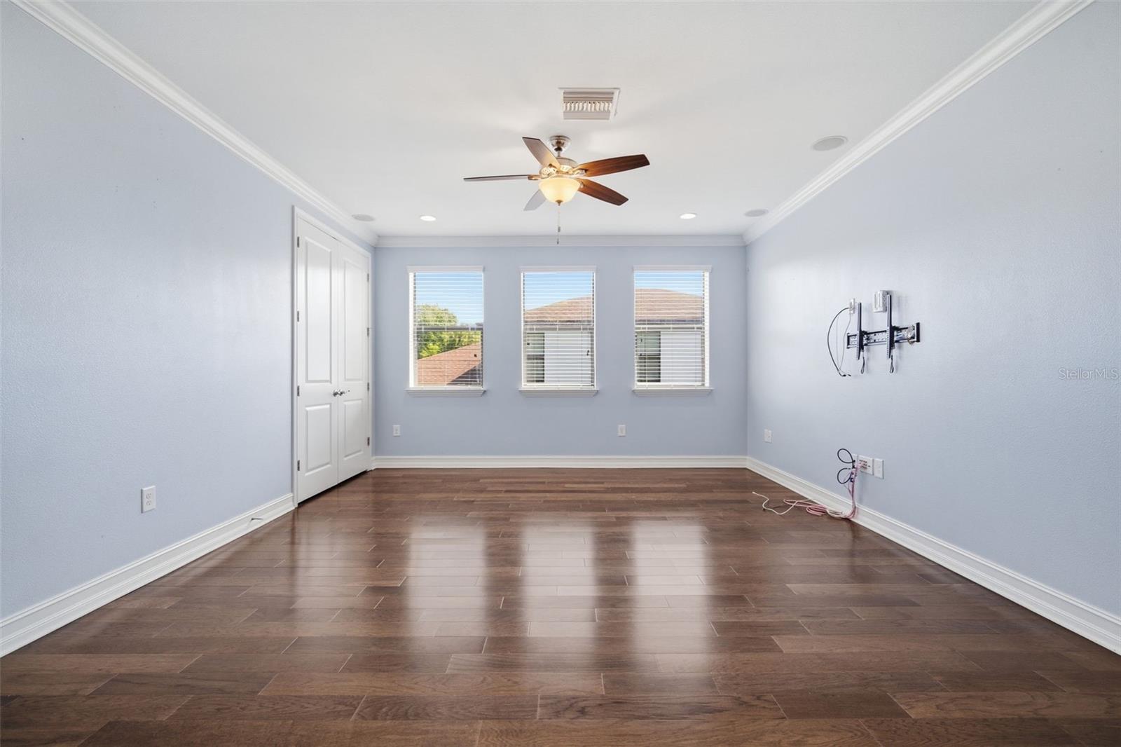 4335 ORTONA LN — photo 40