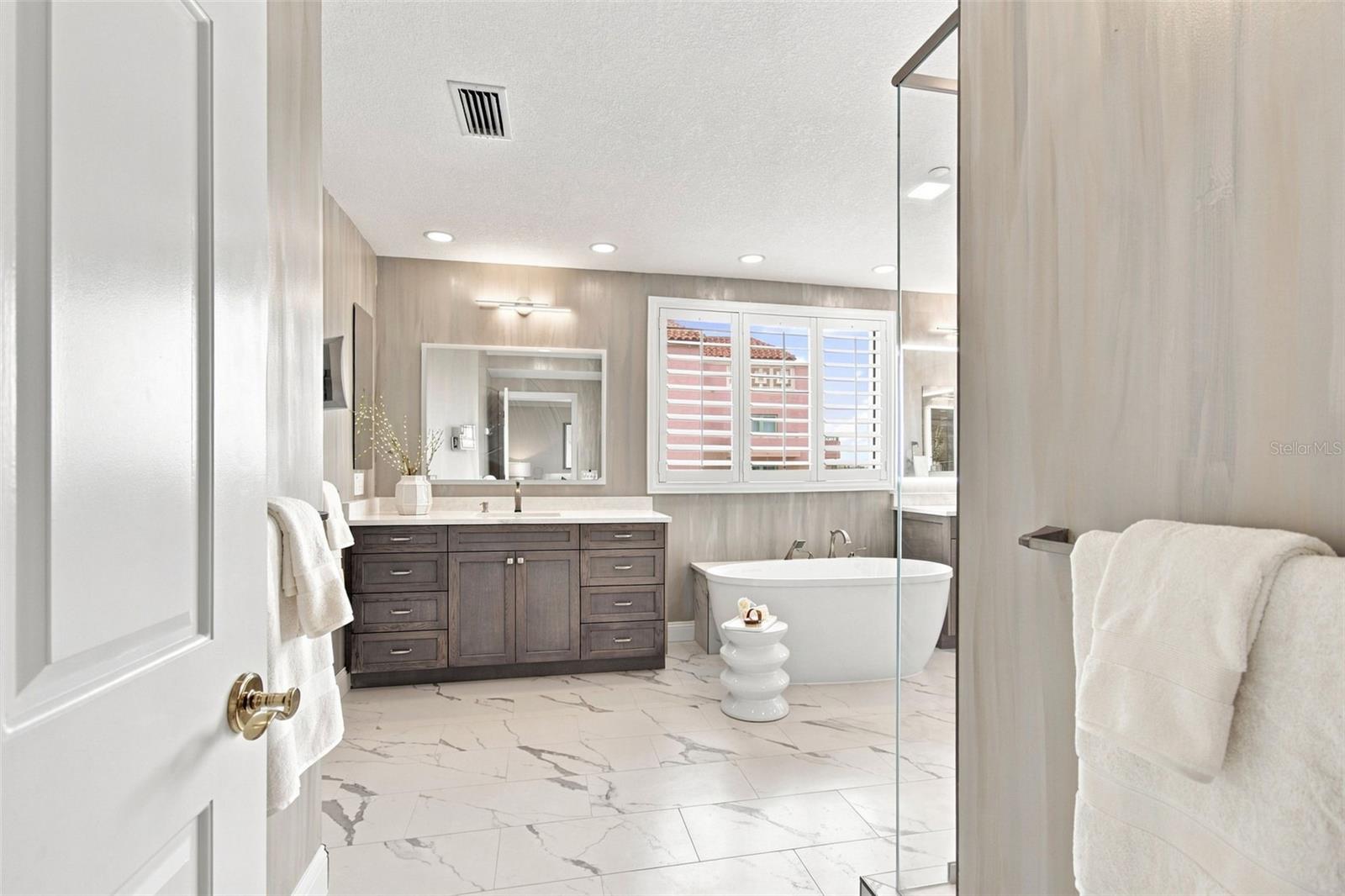 555 5TH AVE NE #711 — photo 49
