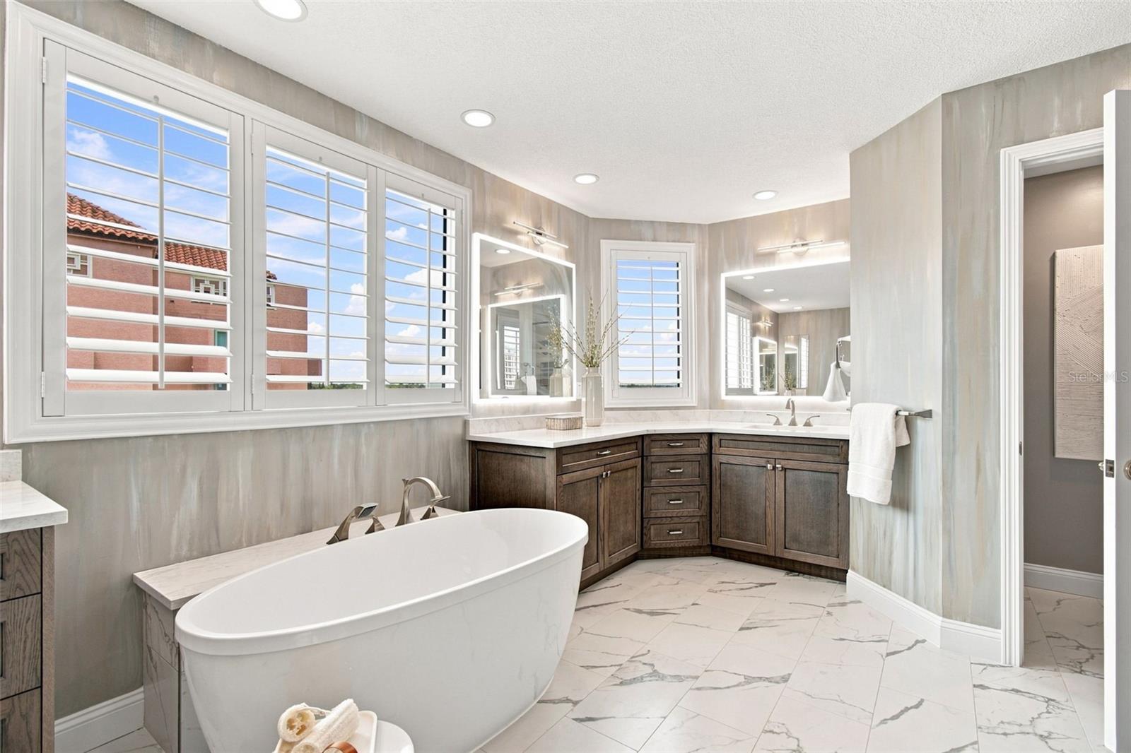 555 5TH AVE NE #711 — photo 51
