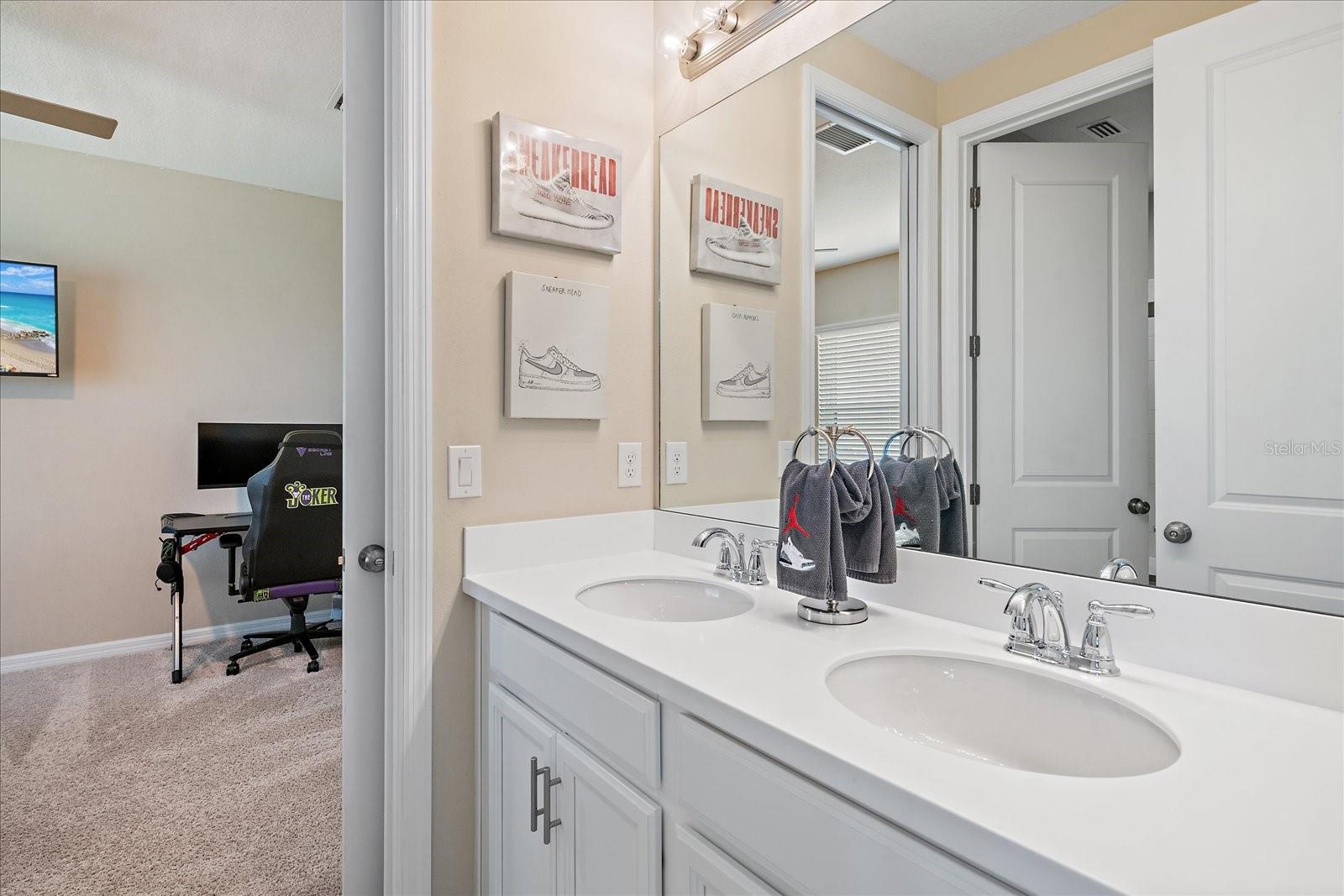 9085 LUNA LN — photo 34
