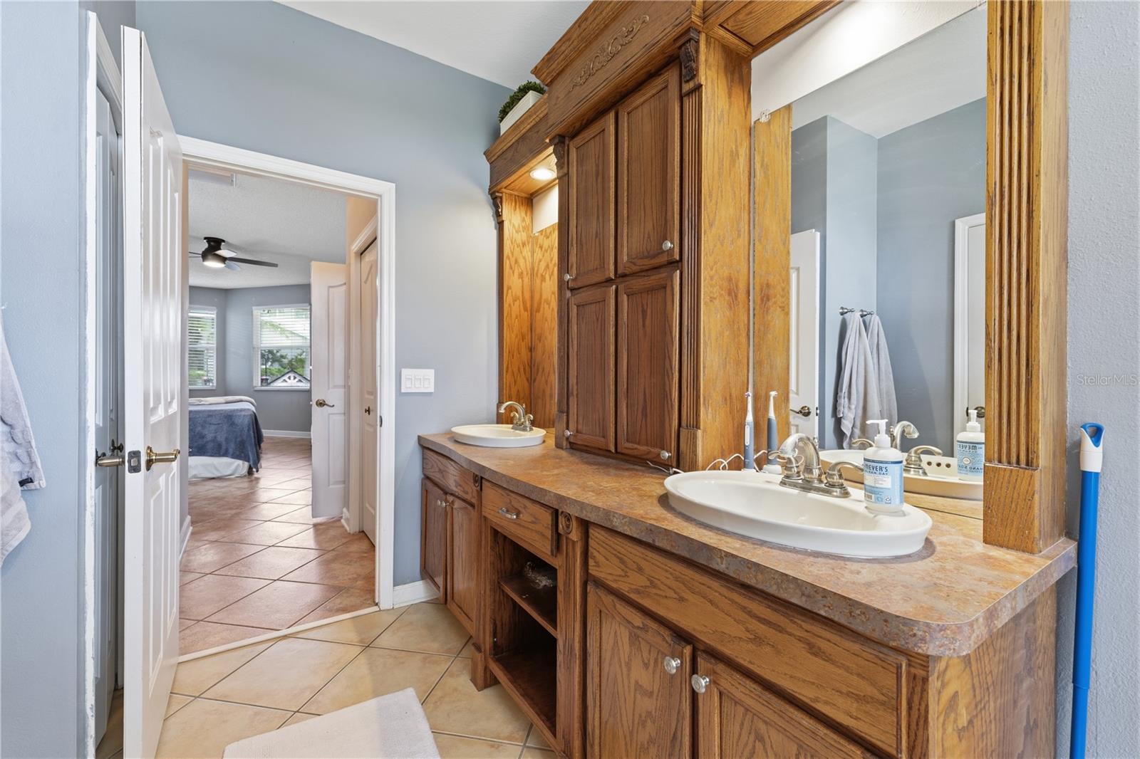 9302 HERITAGE OAK CT — photo 20