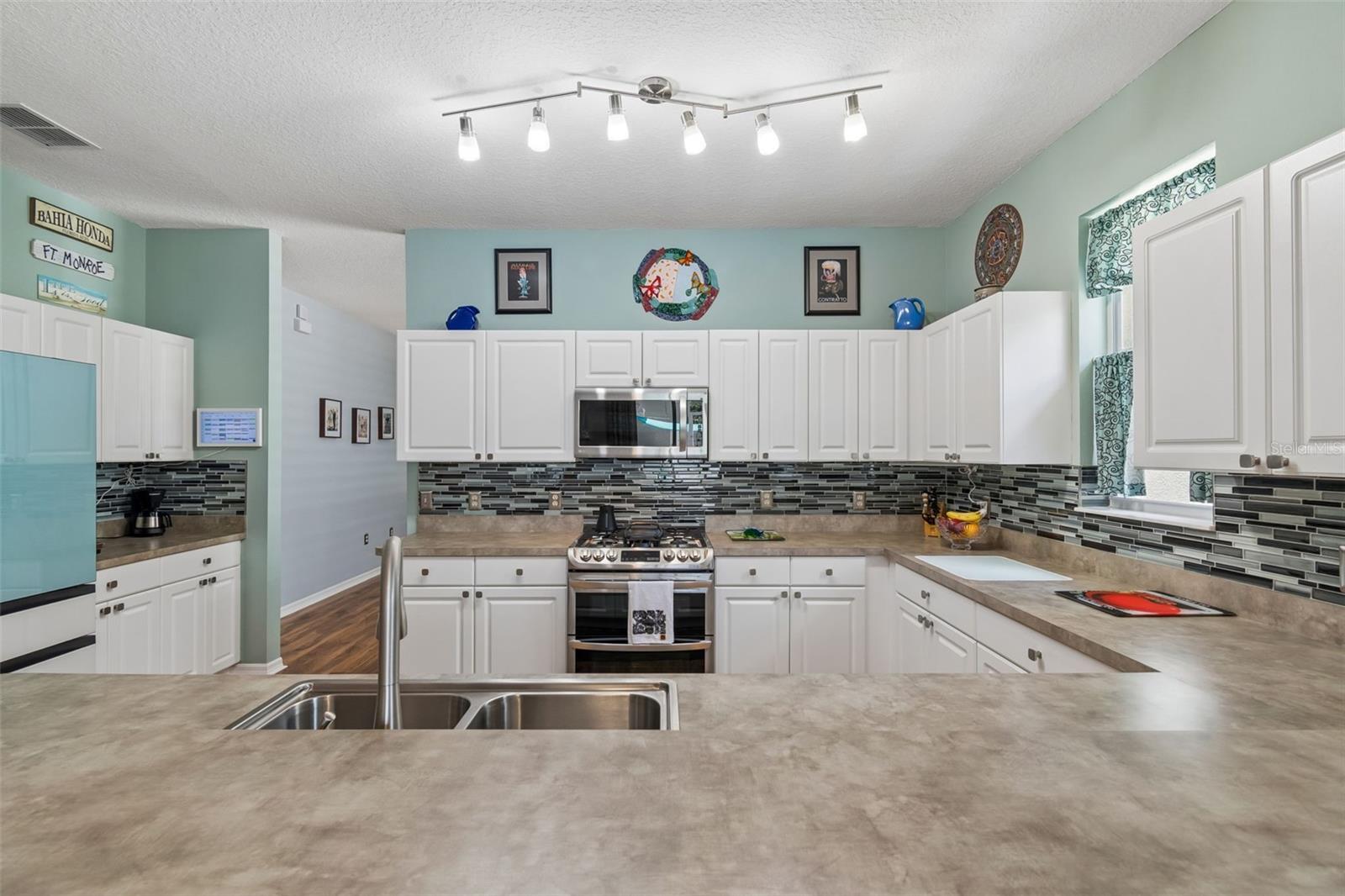 3550 FERRELL ST — photo 11
