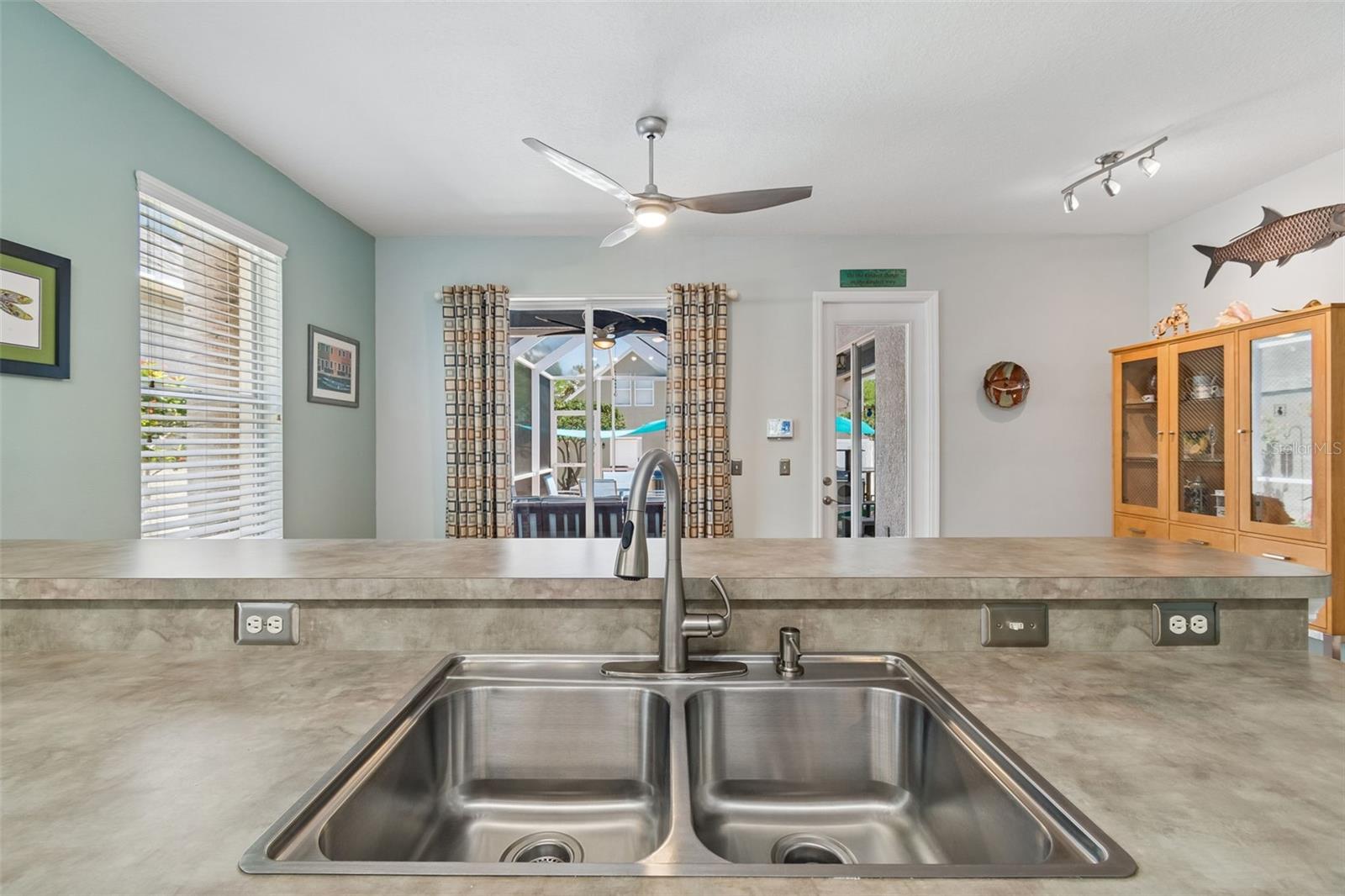 3550 FERRELL ST — photo 14